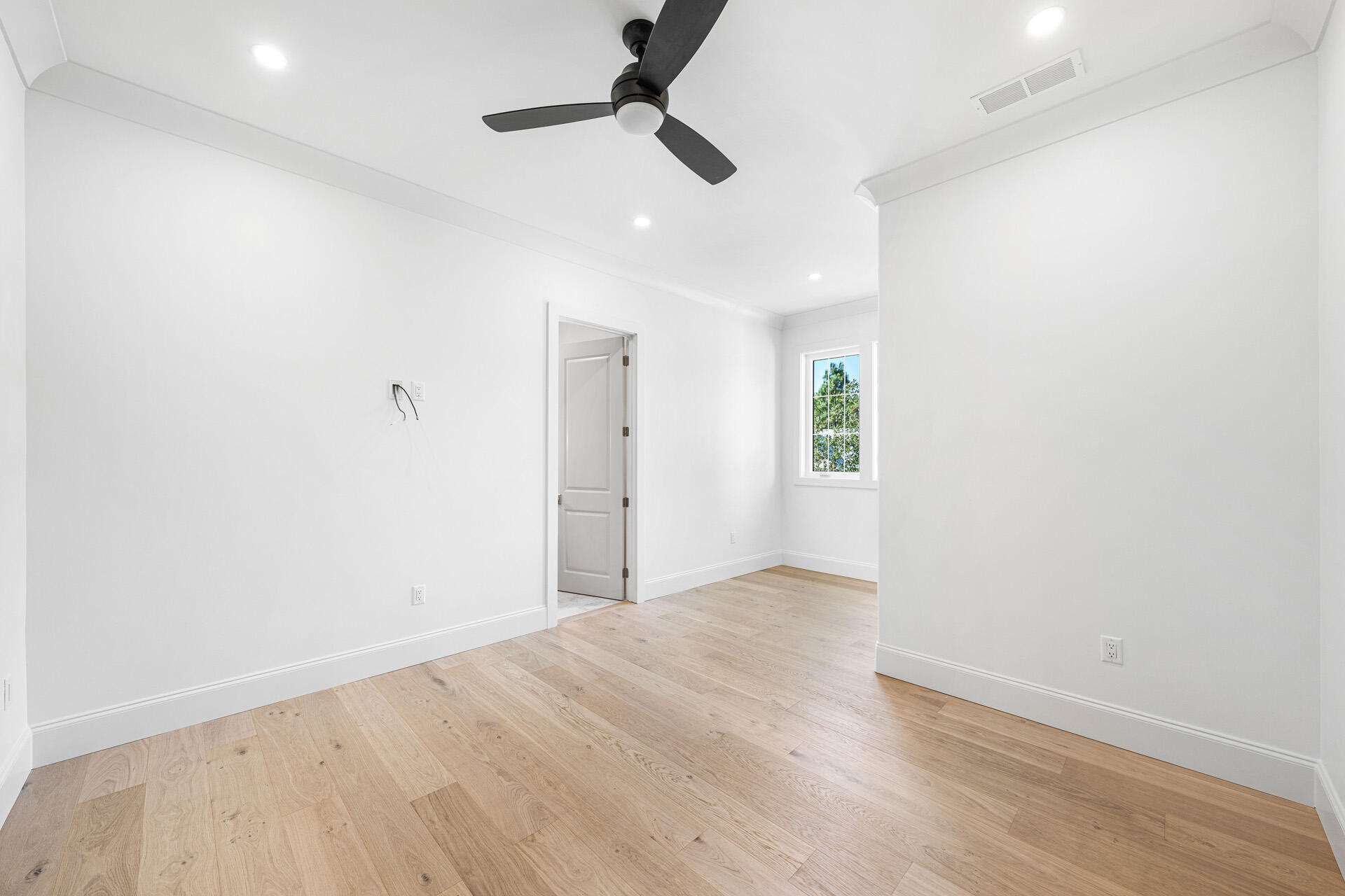 SECLUSION BAY - Residential