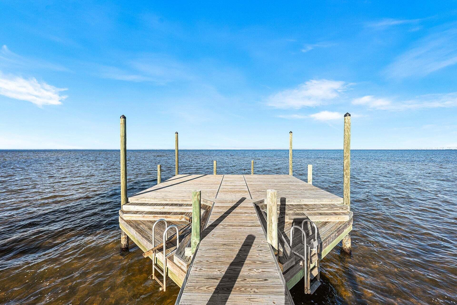 SECLUSION BAY - Residential