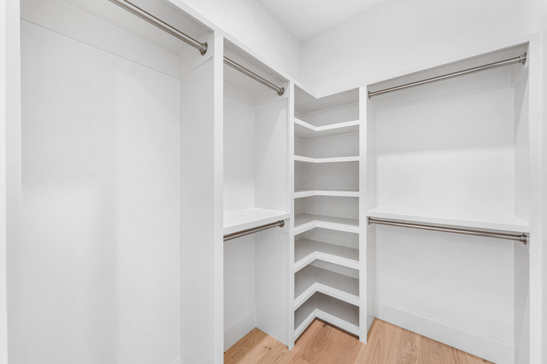 SECLUSION BAY - Residential