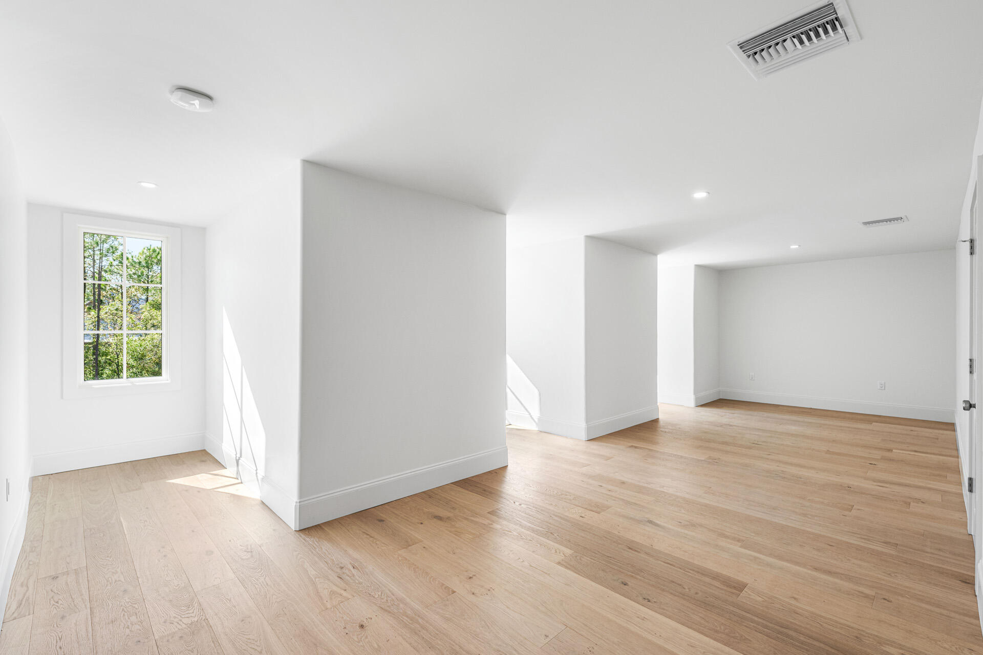 SECLUSION BAY - Residential