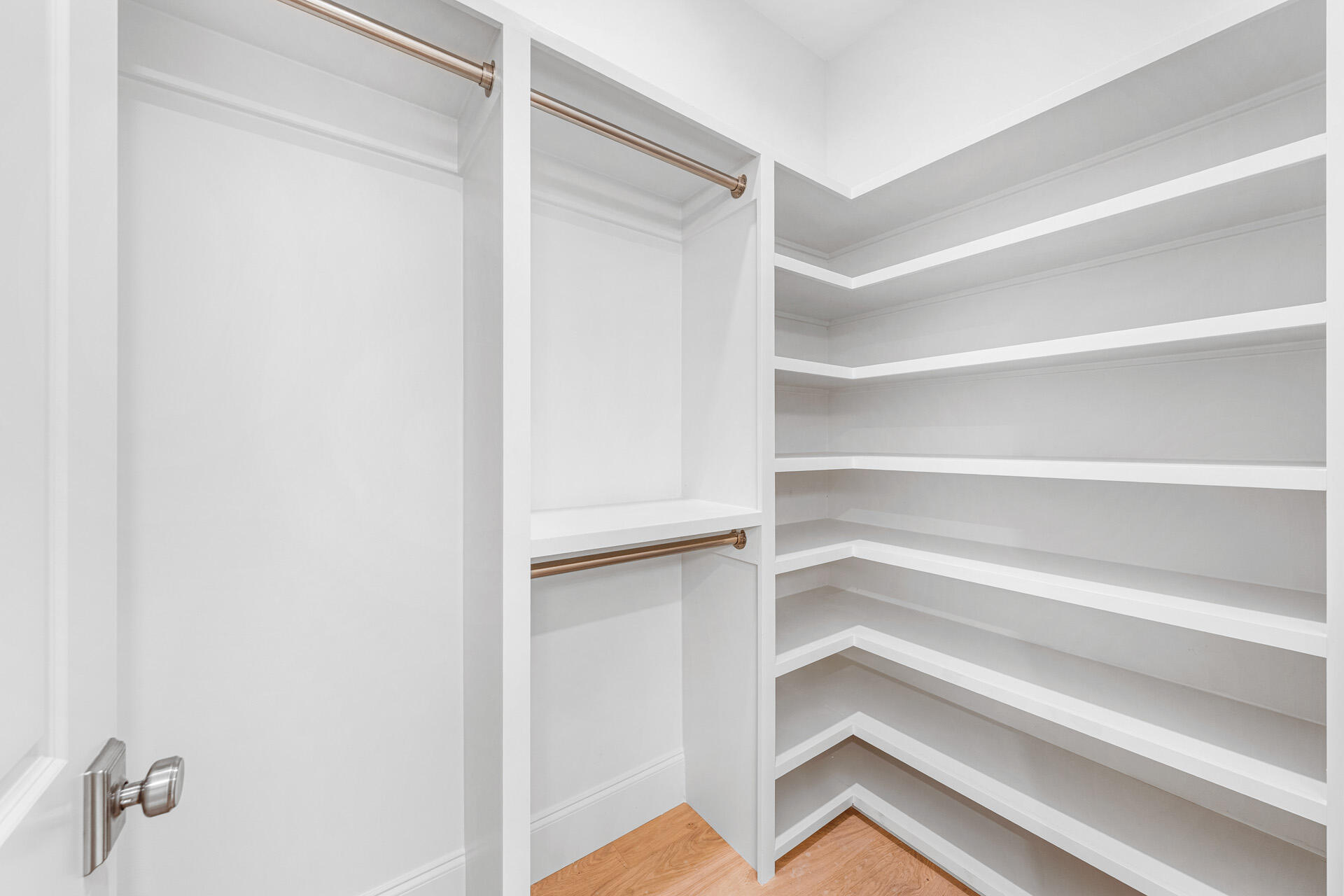 SECLUSION BAY - Residential