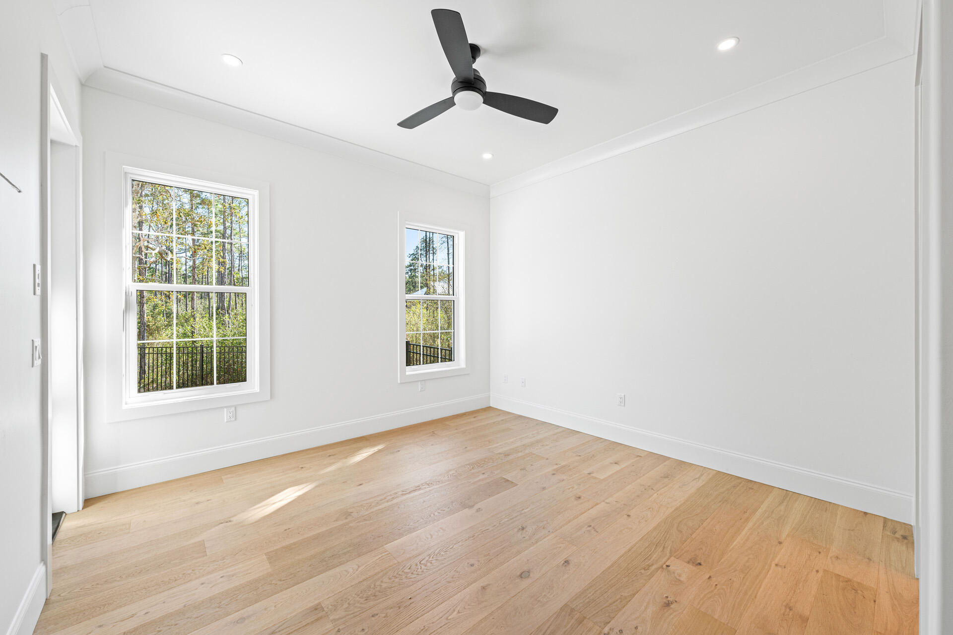 SECLUSION BAY - Residential