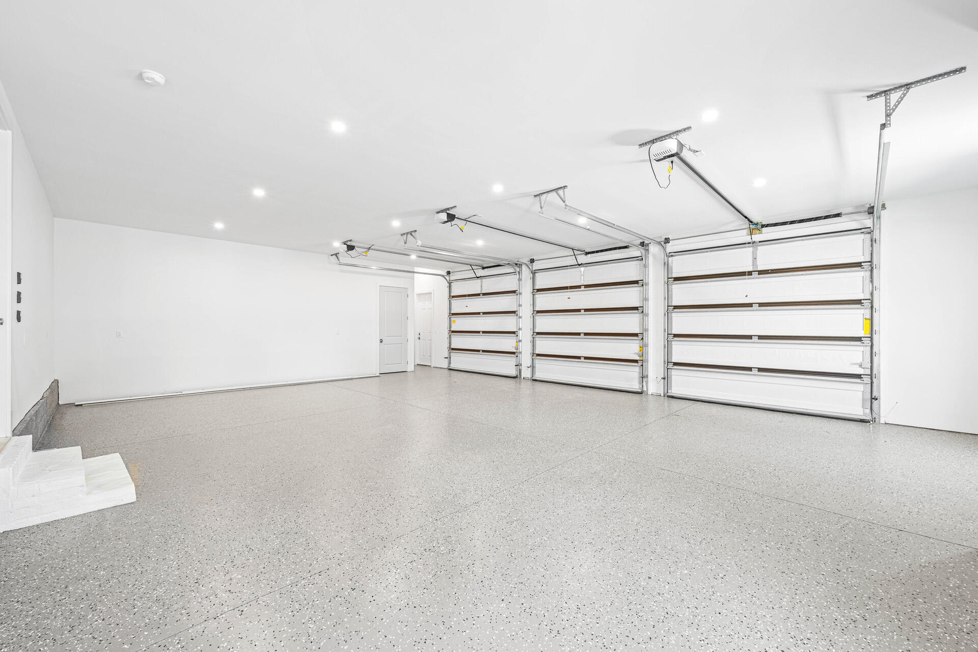 SECLUSION BAY - Residential