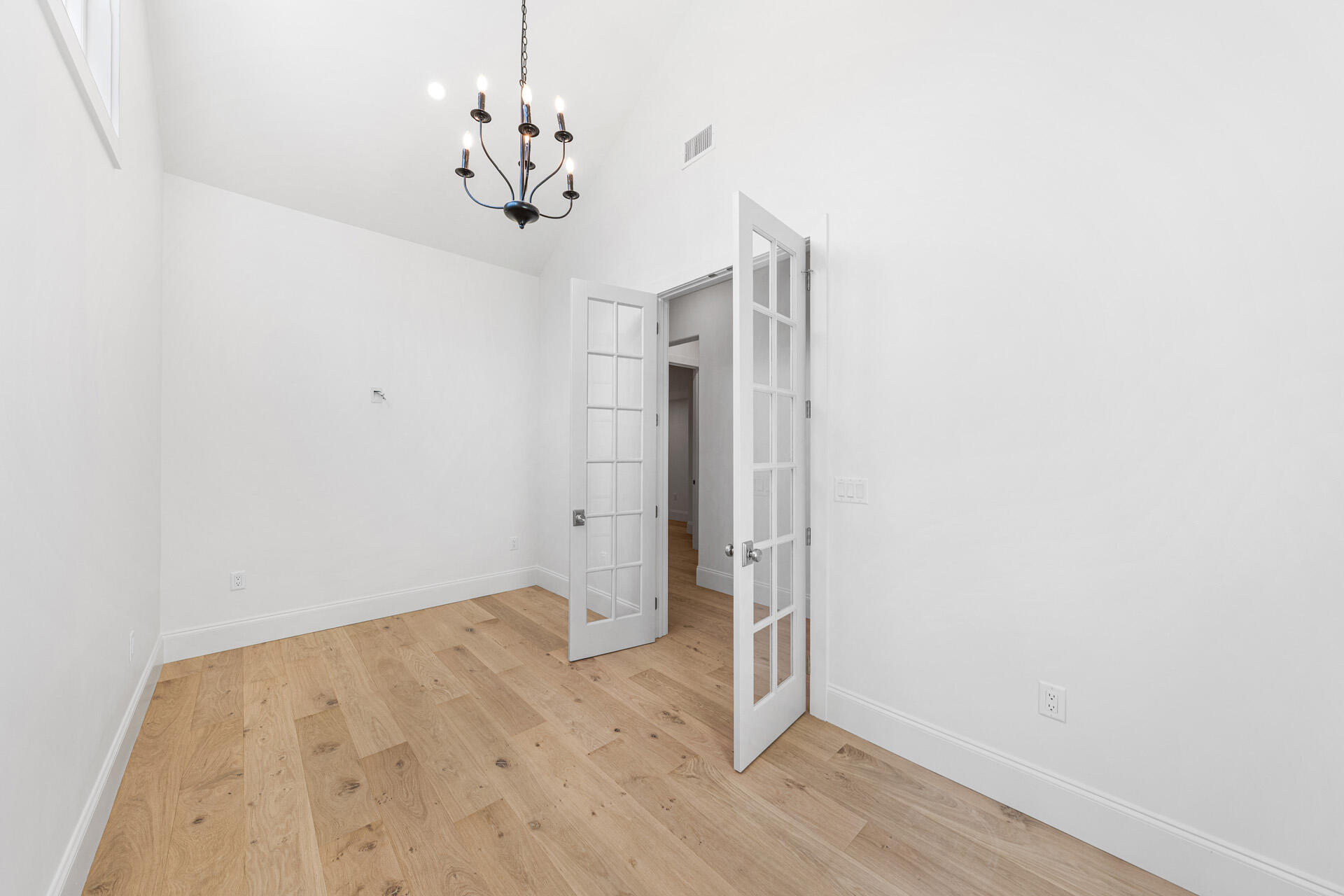 SECLUSION BAY - Residential