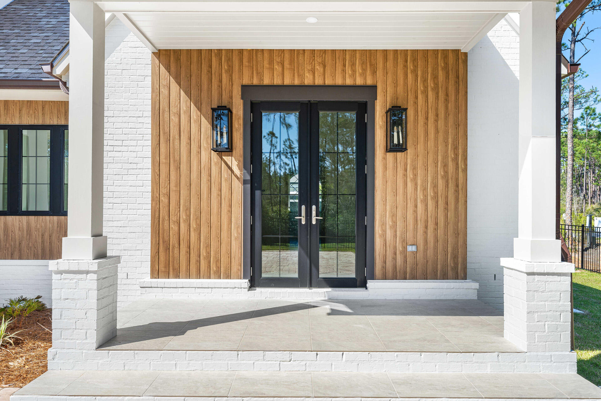 SECLUSION BAY - Residential