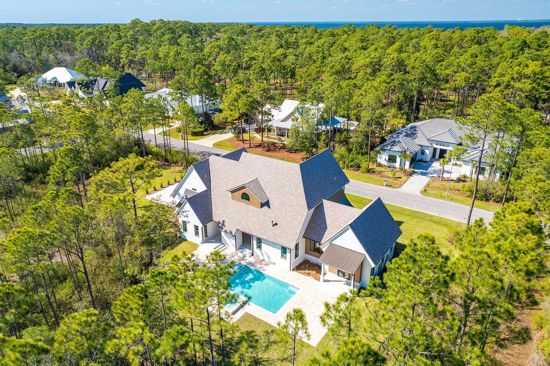 SECLUSION BAY - Residential