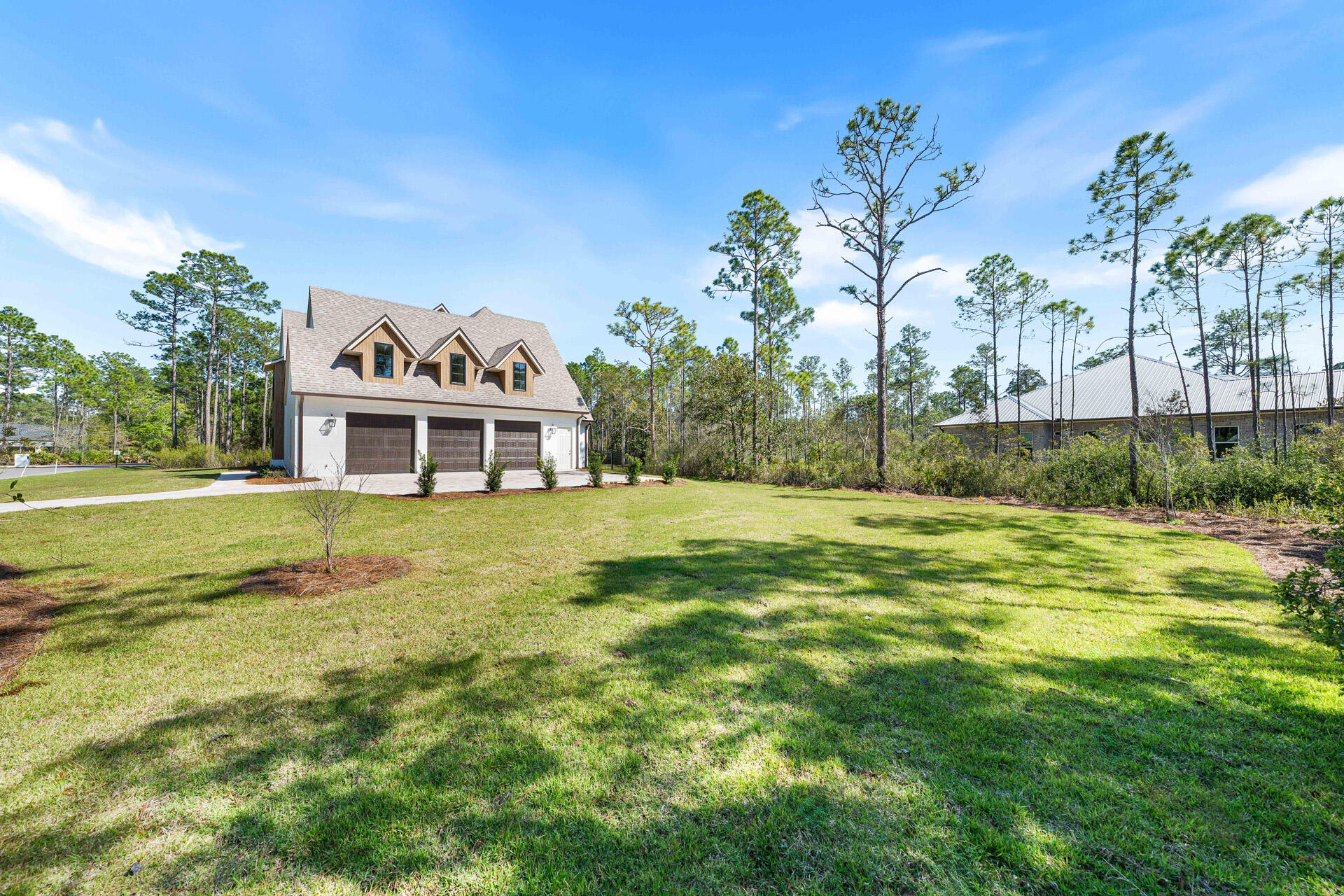 SECLUSION BAY - Residential