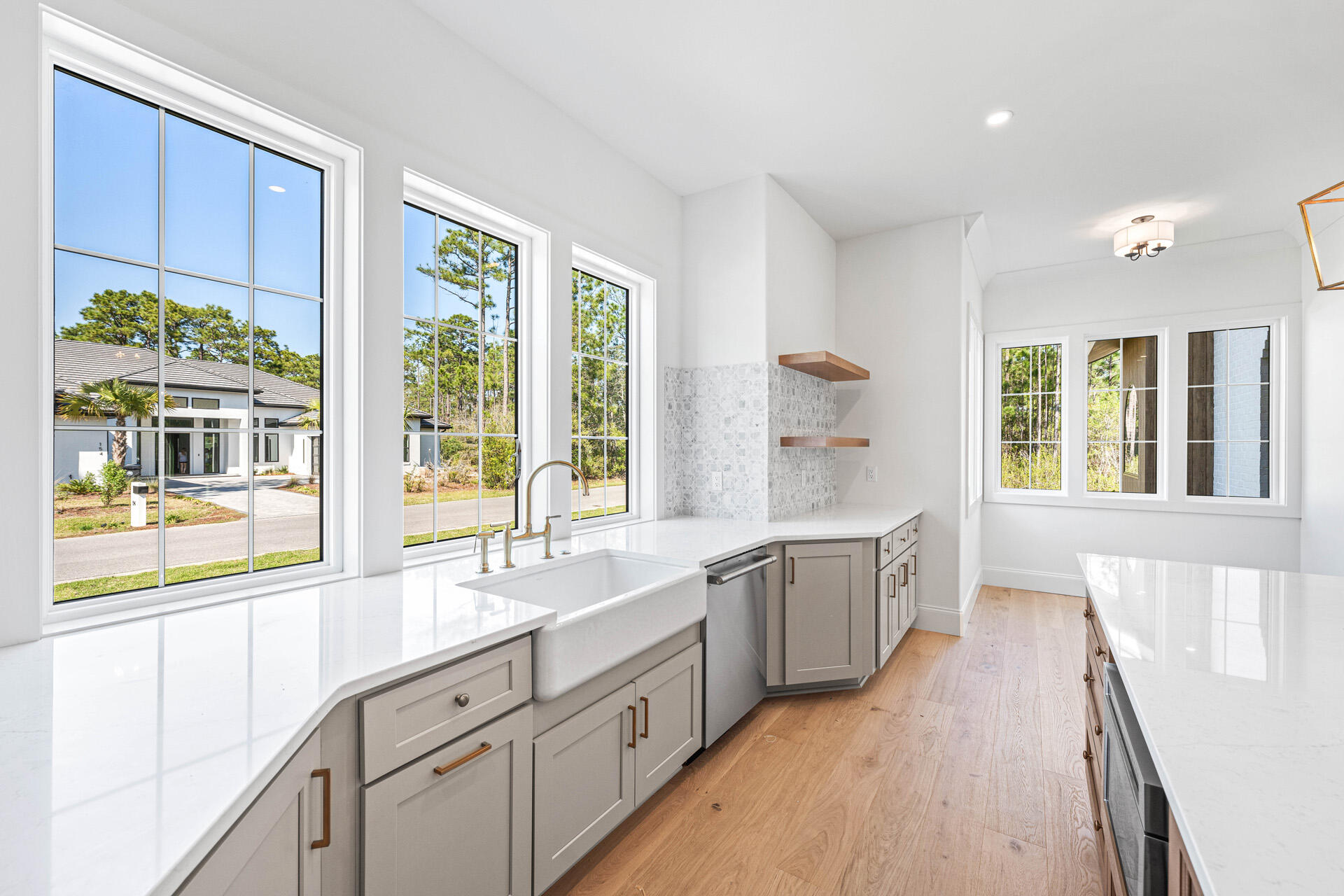 SECLUSION BAY - Residential