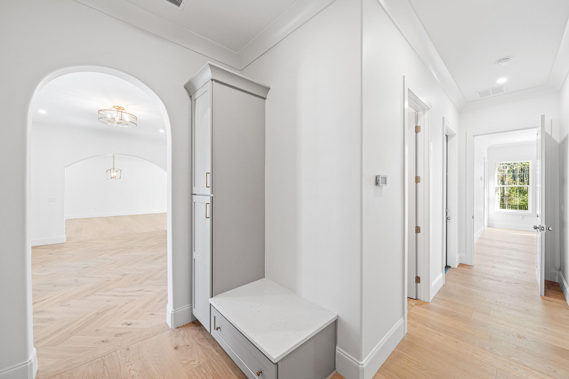 SECLUSION BAY - Residential