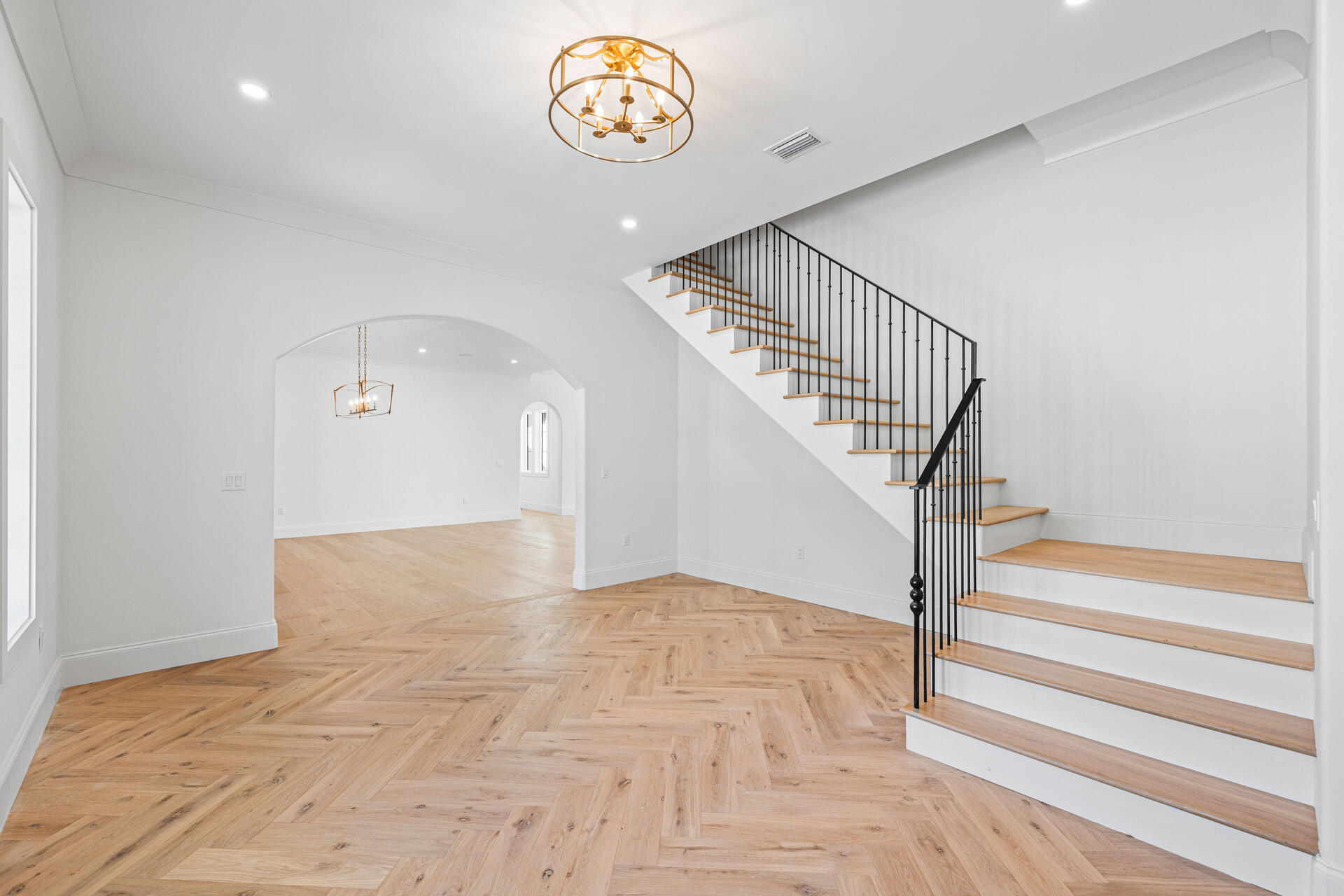 SECLUSION BAY - Residential