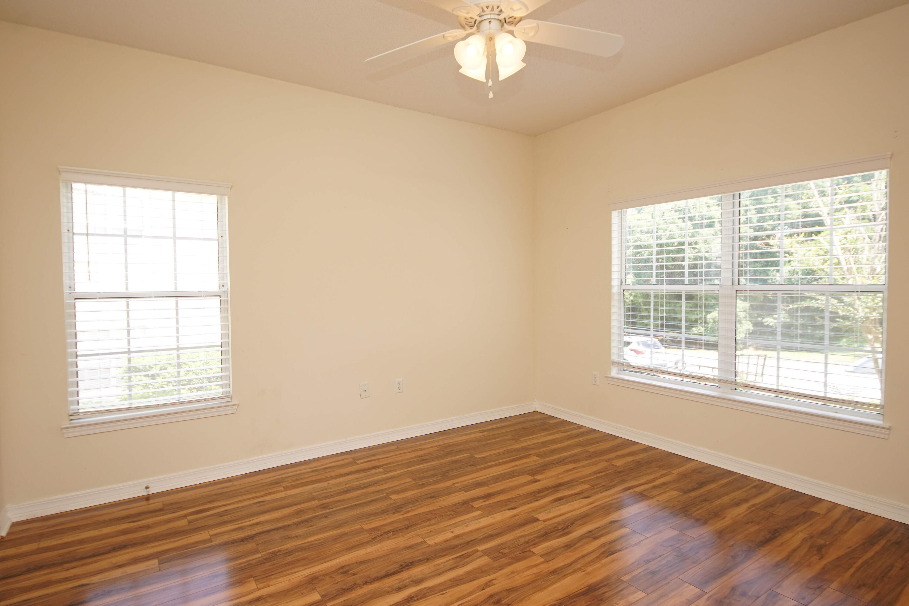 OAKS THE - Residential