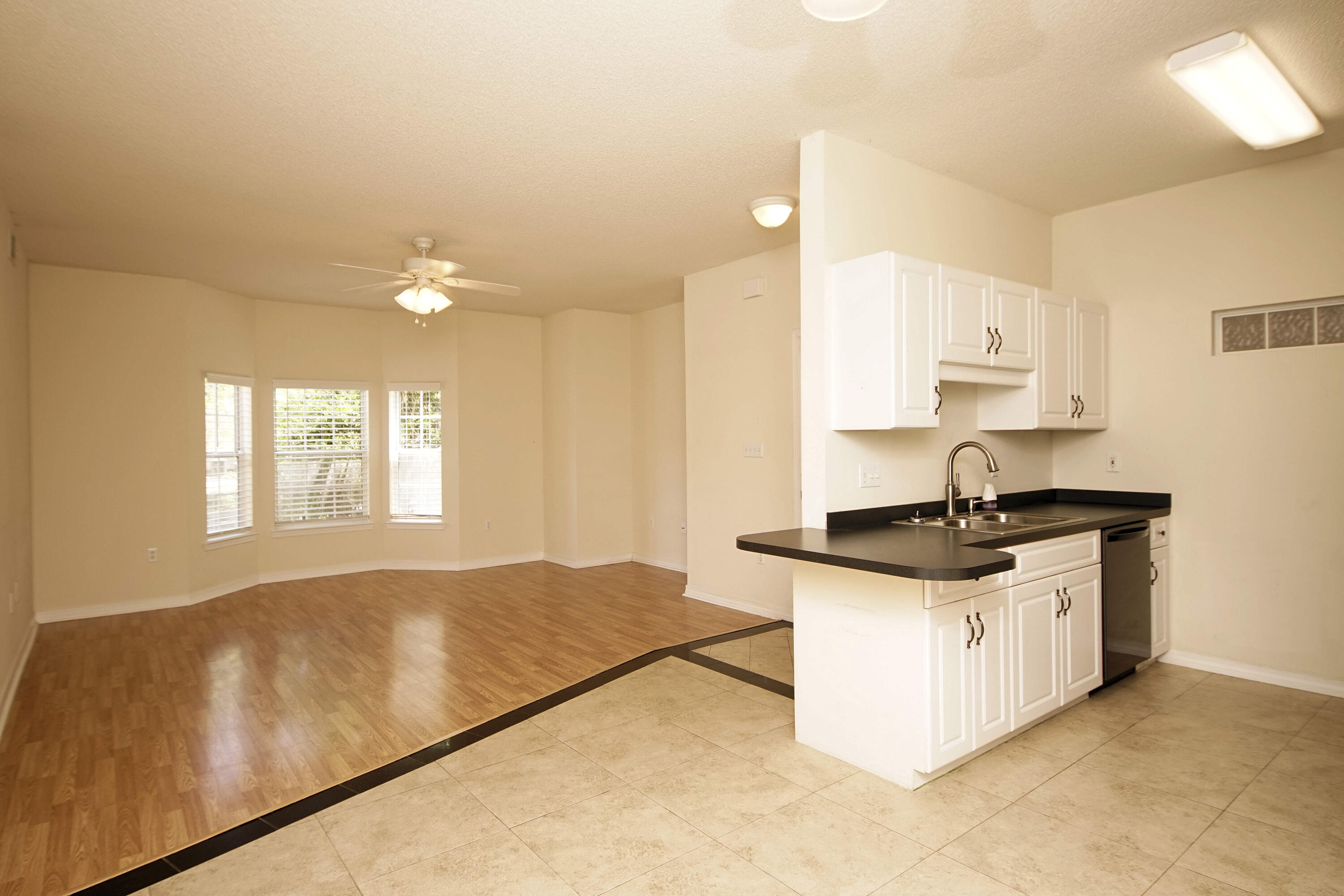 OAKS THE - Residential