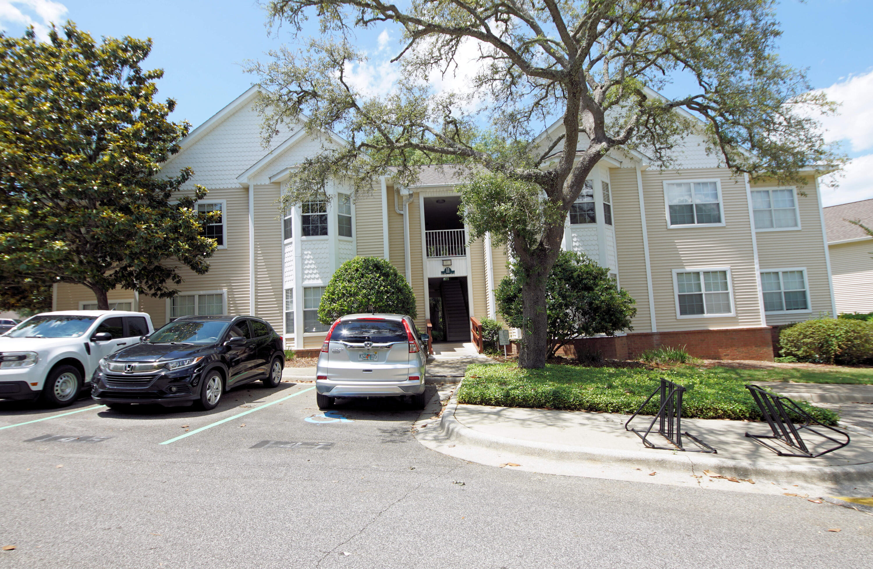 OAKS THE - Residential