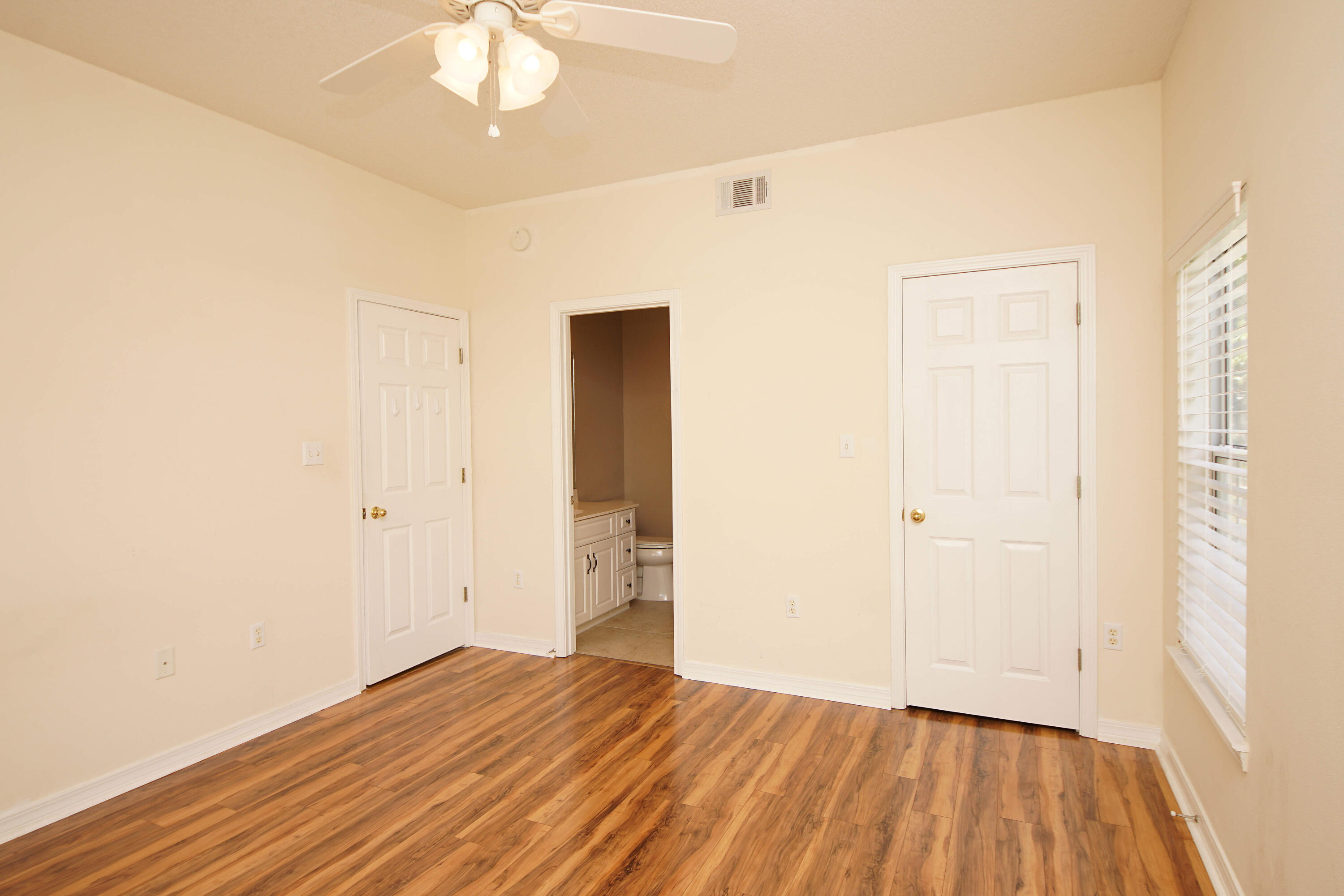 OAKS THE - Residential