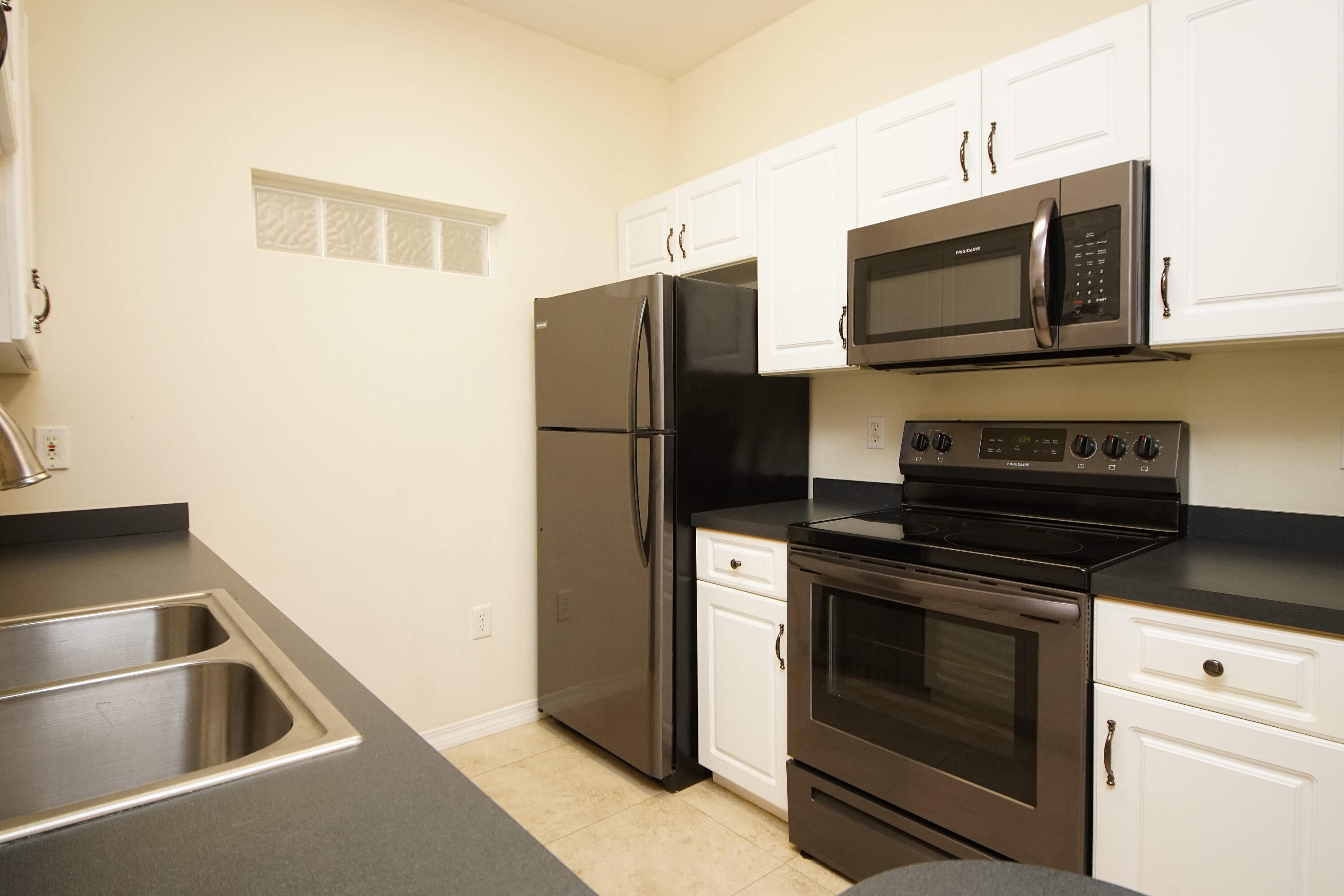 OAKS THE - Residential