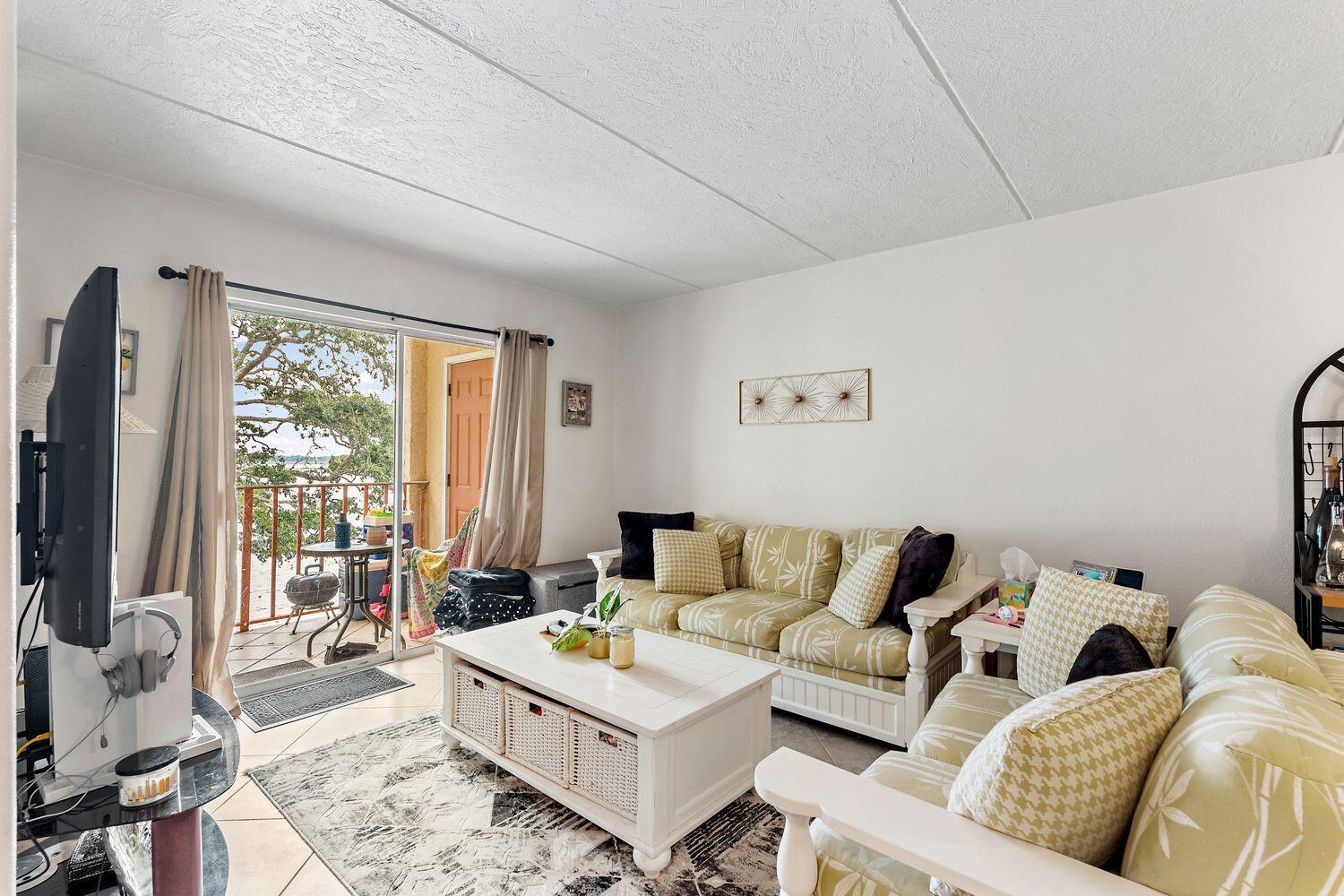 CEDARS CONDO - Residential