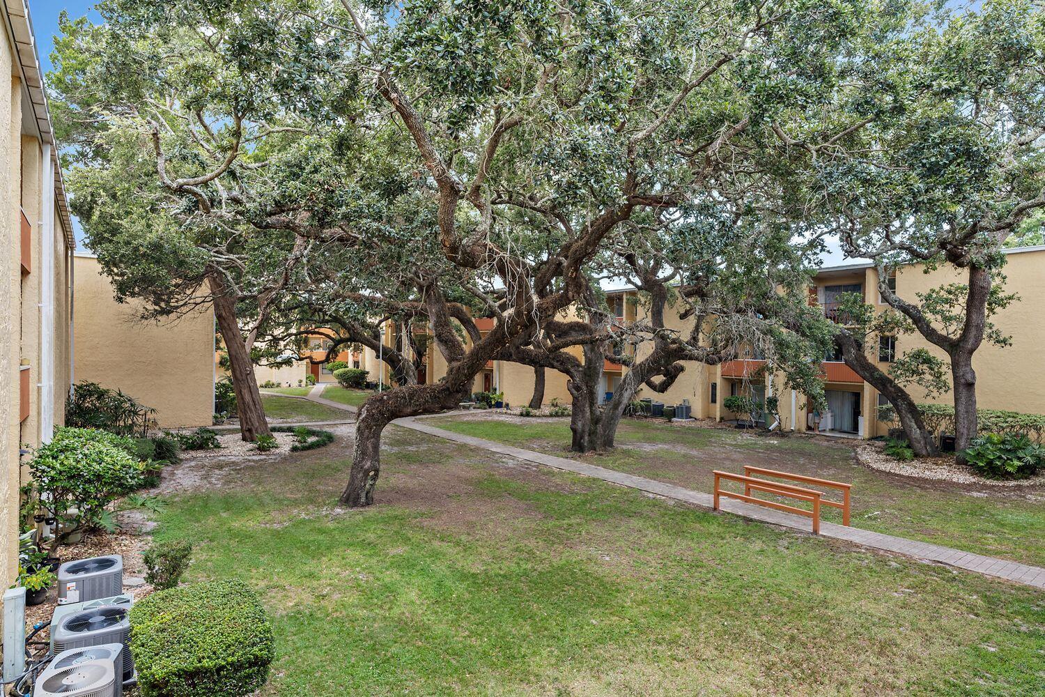 CEDARS CONDO - Residential