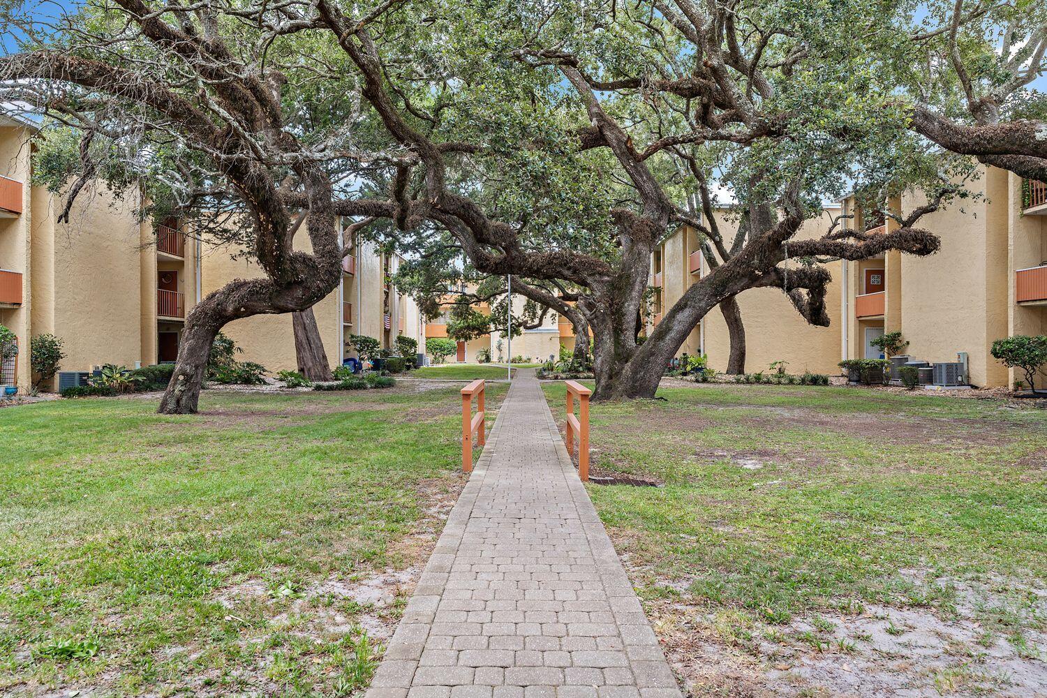 CEDARS CONDO - Residential