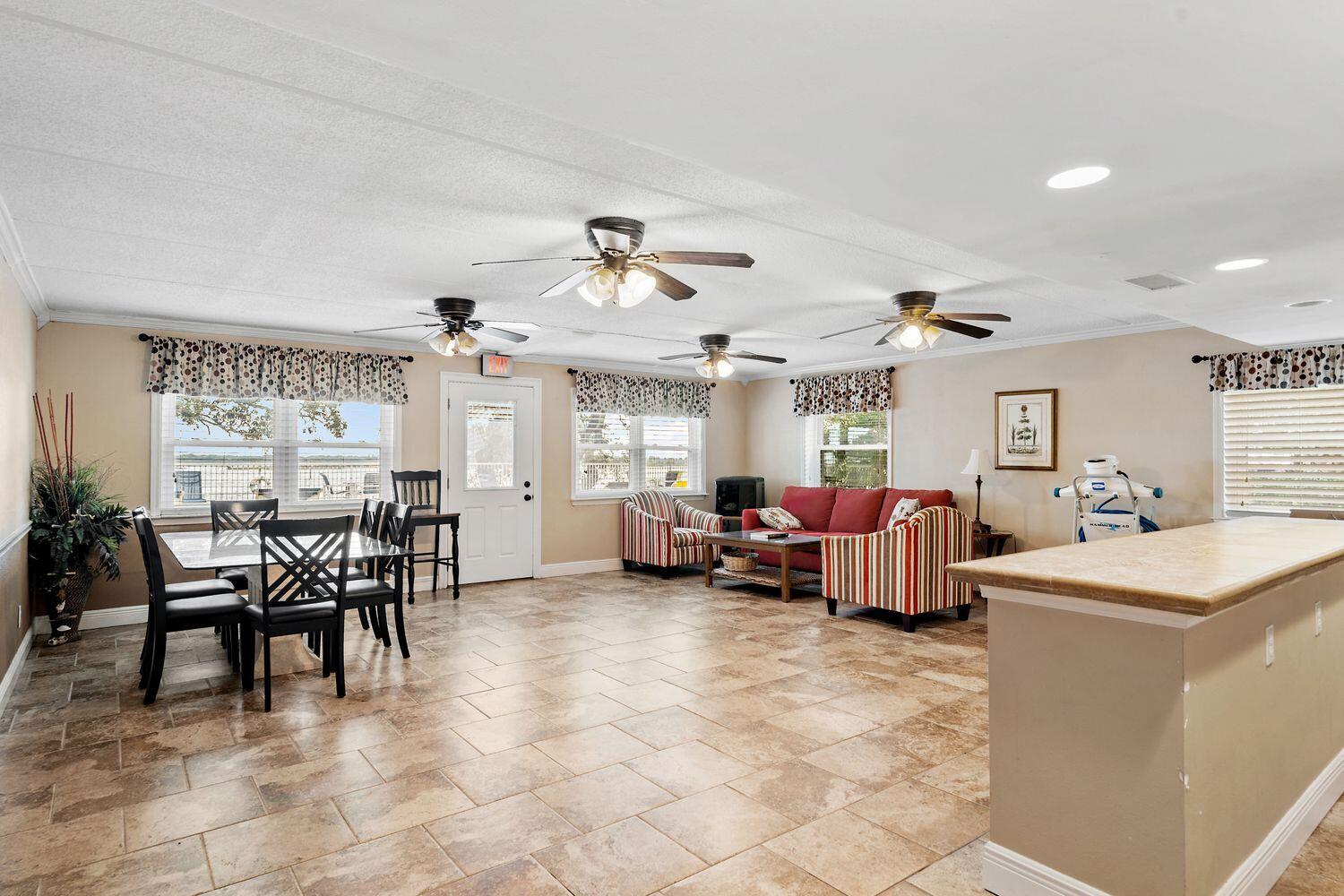 CEDARS CONDO - Residential