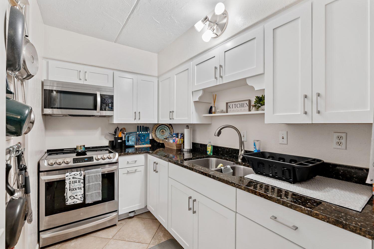 CEDARS CONDO - Residential