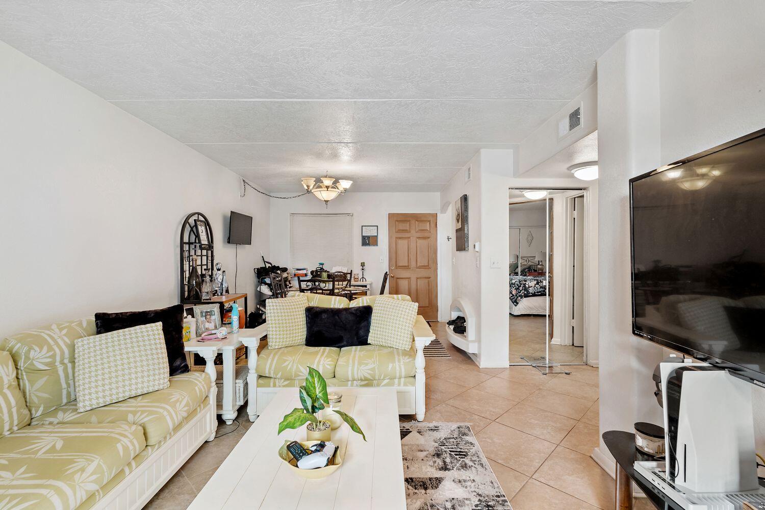 CEDARS CONDO - Residential