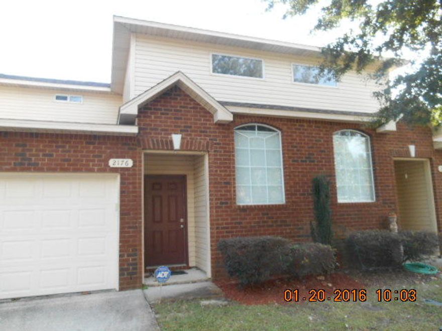 Very modern well kept townhome in Navarre. 3 bedrooms and 3 bathrooms. Granite counter tops in kitchen with stainless steel appliances. Lawn care is provided by the association. Carpet in bedrooms and on stairs only. Small pet may be considered with owner approval and payment of a non-refundable pet fee. Home is all electric.