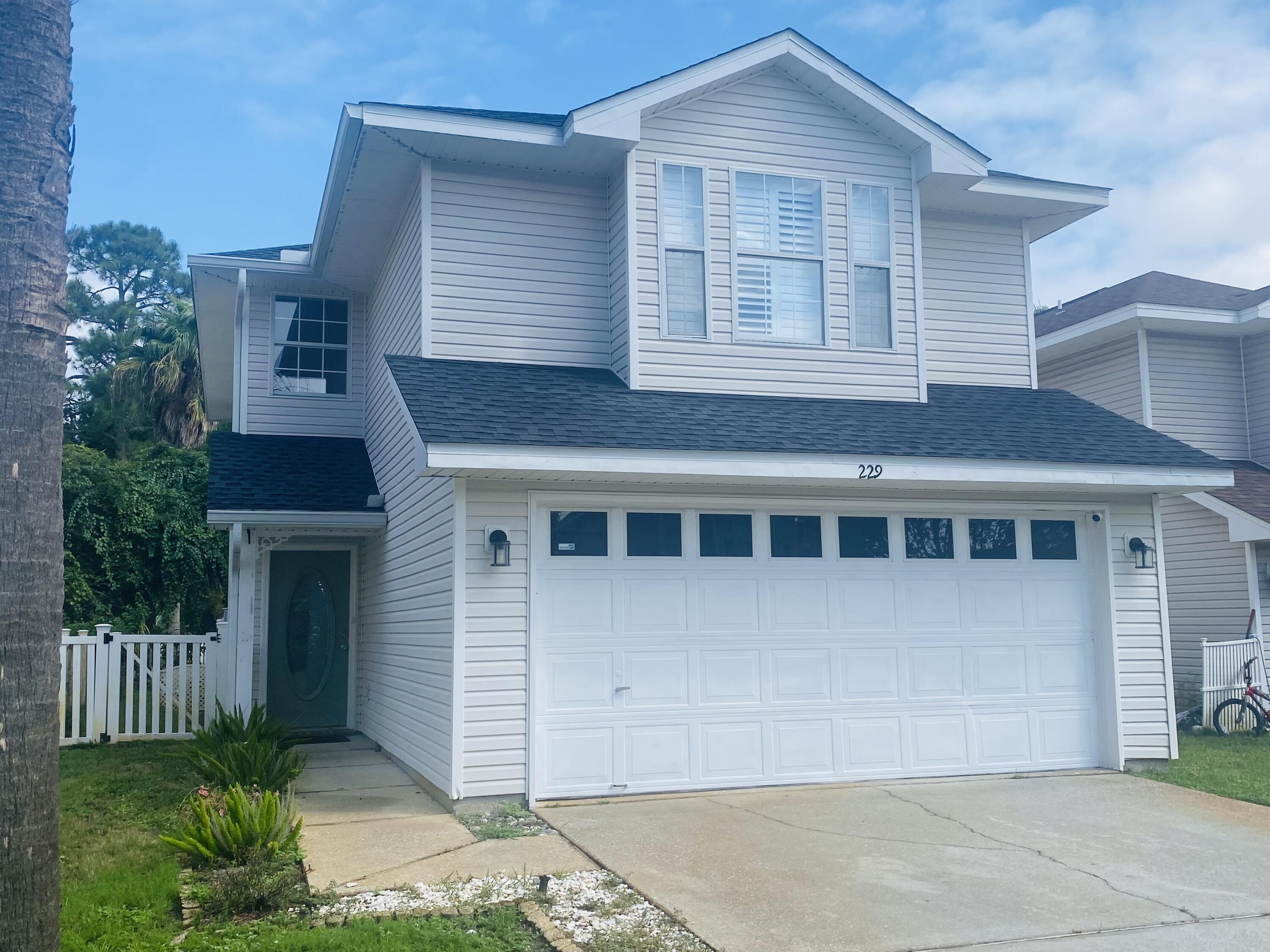 TWIN LAKES ESTATES - Residential