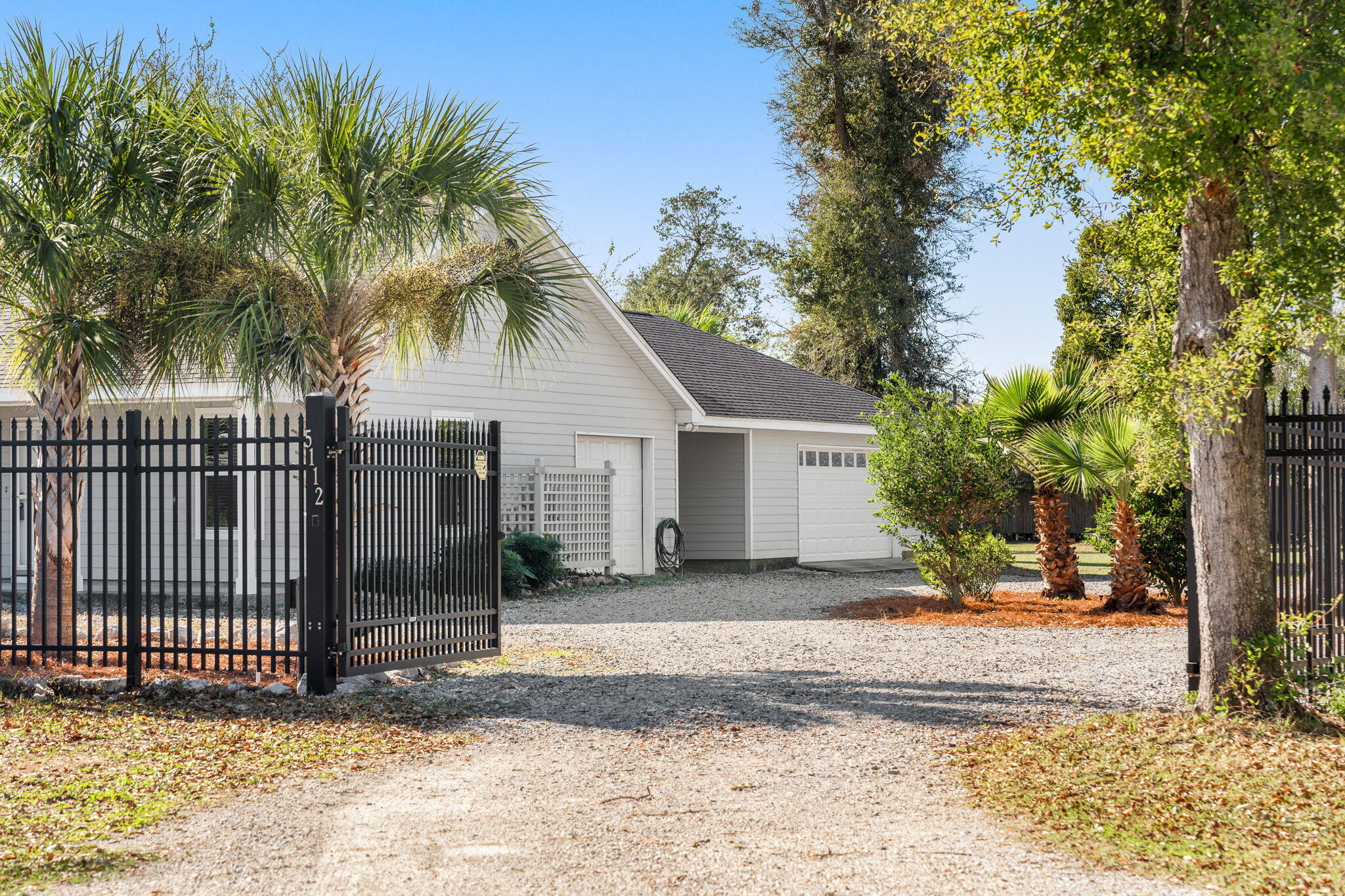 NO RECORDED SUBDIVISION - Residential