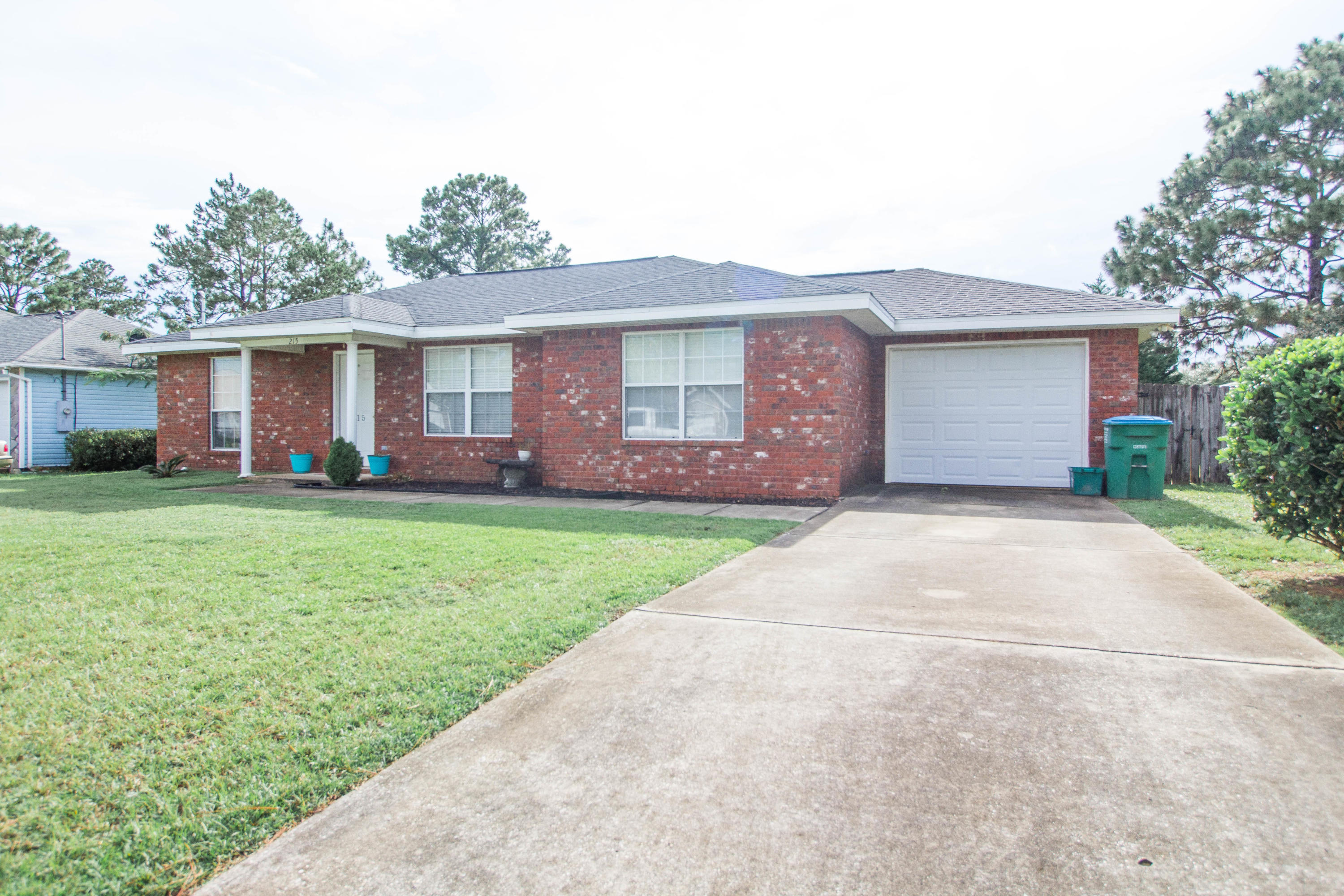 SHOAL TERRACE EST - Residential