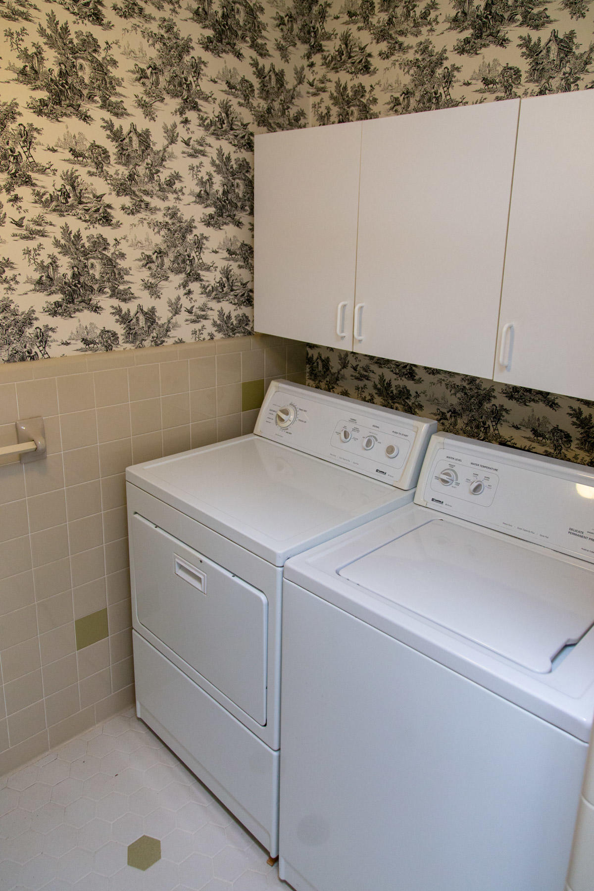 COUNTRY CLUB EST 1ST LOT 2 BLK N - Residential