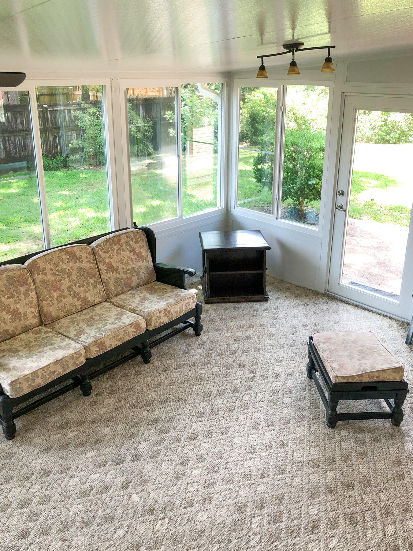 COUNTRY CLUB EST 1ST LOT 2 BLK N - Residential