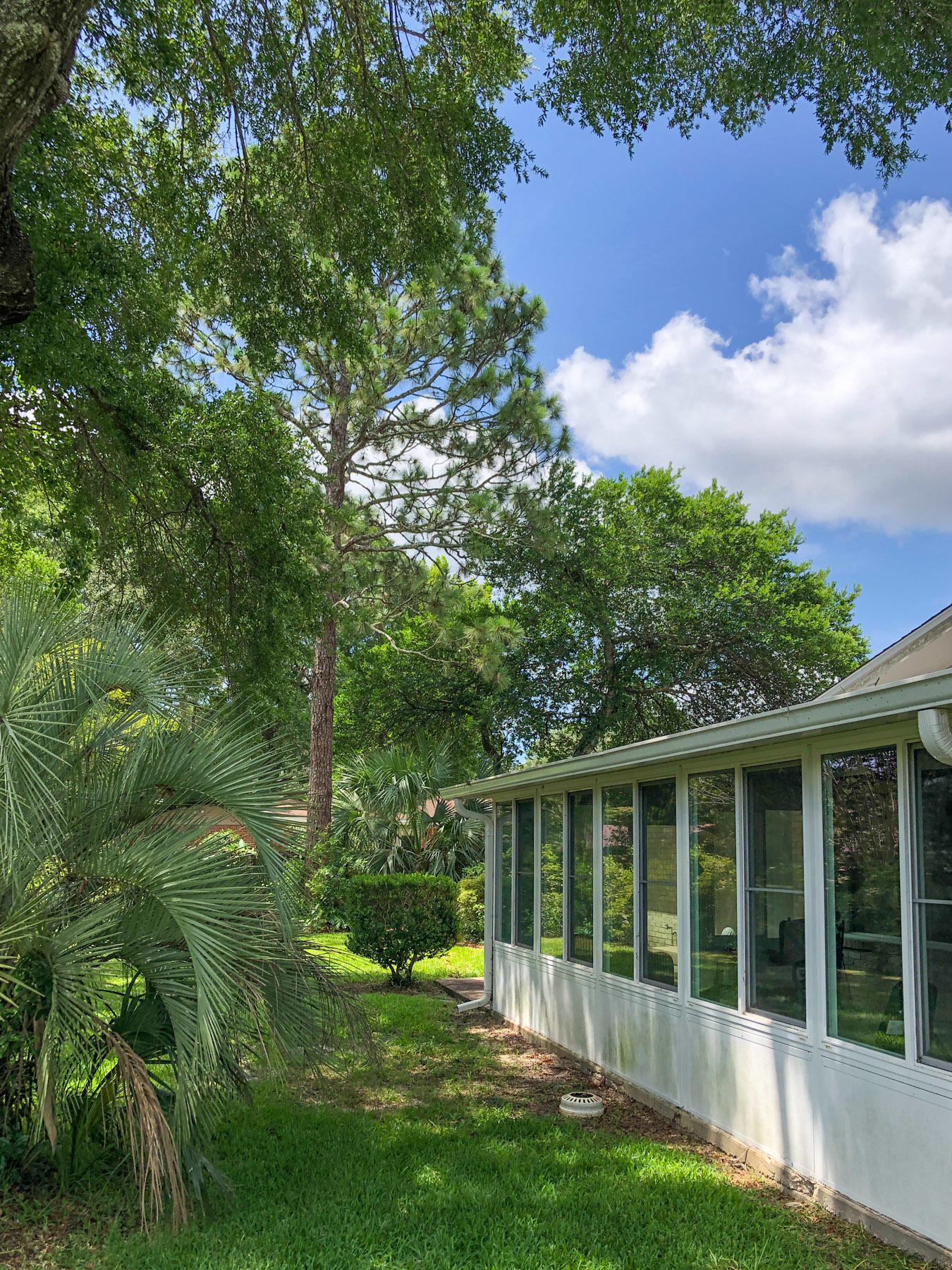 COUNTRY CLUB EST 1ST LOT 2 BLK N - Residential