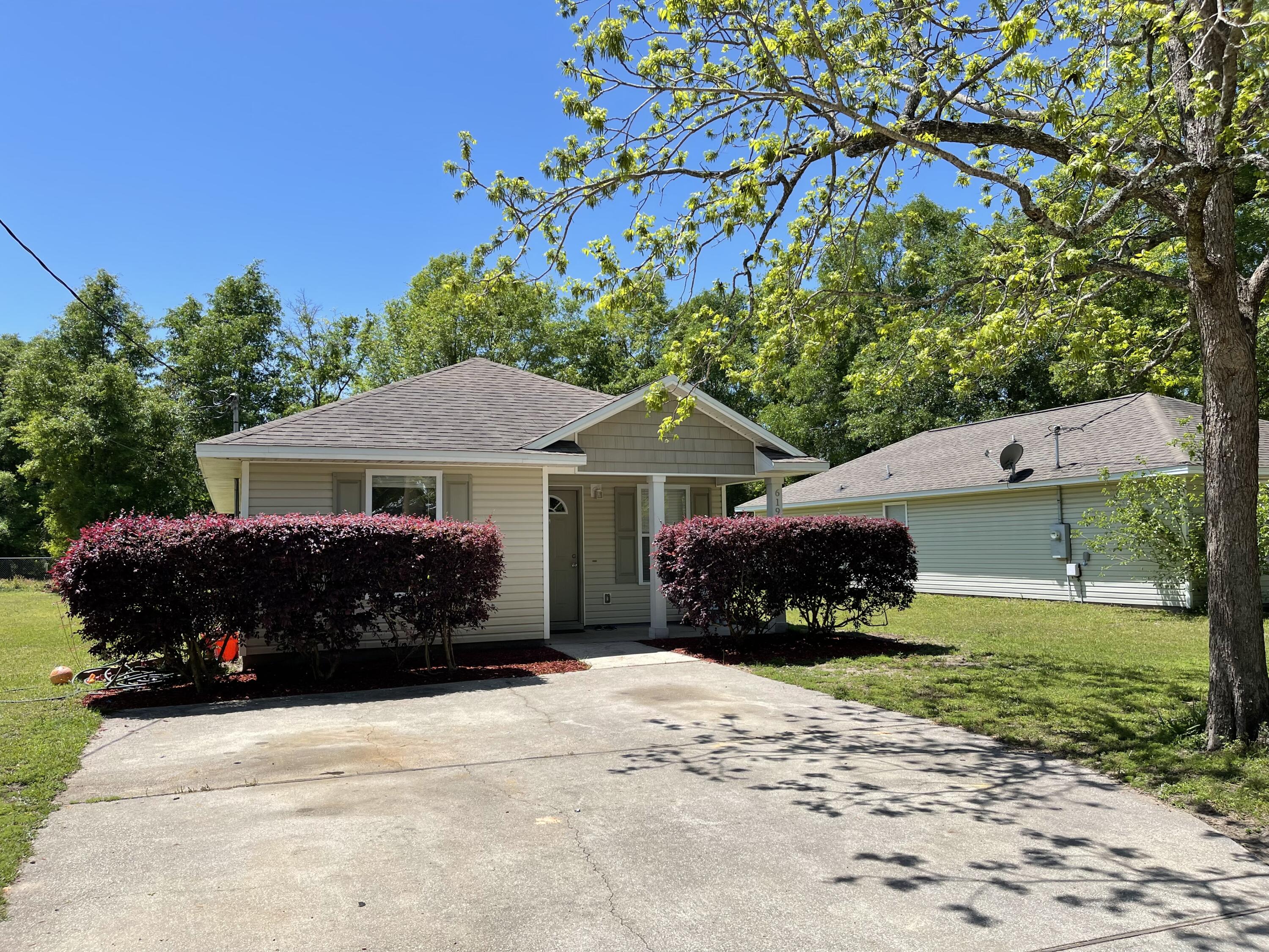 TOWN OF DEFUNIAK SPRINGS - Residential