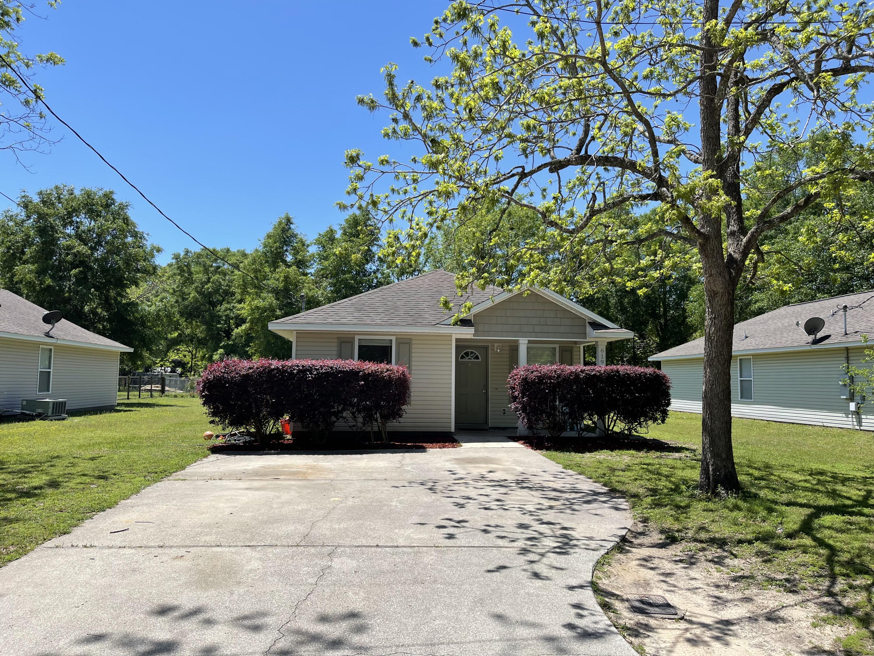 TOWN OF DEFUNIAK SPRINGS - Residential