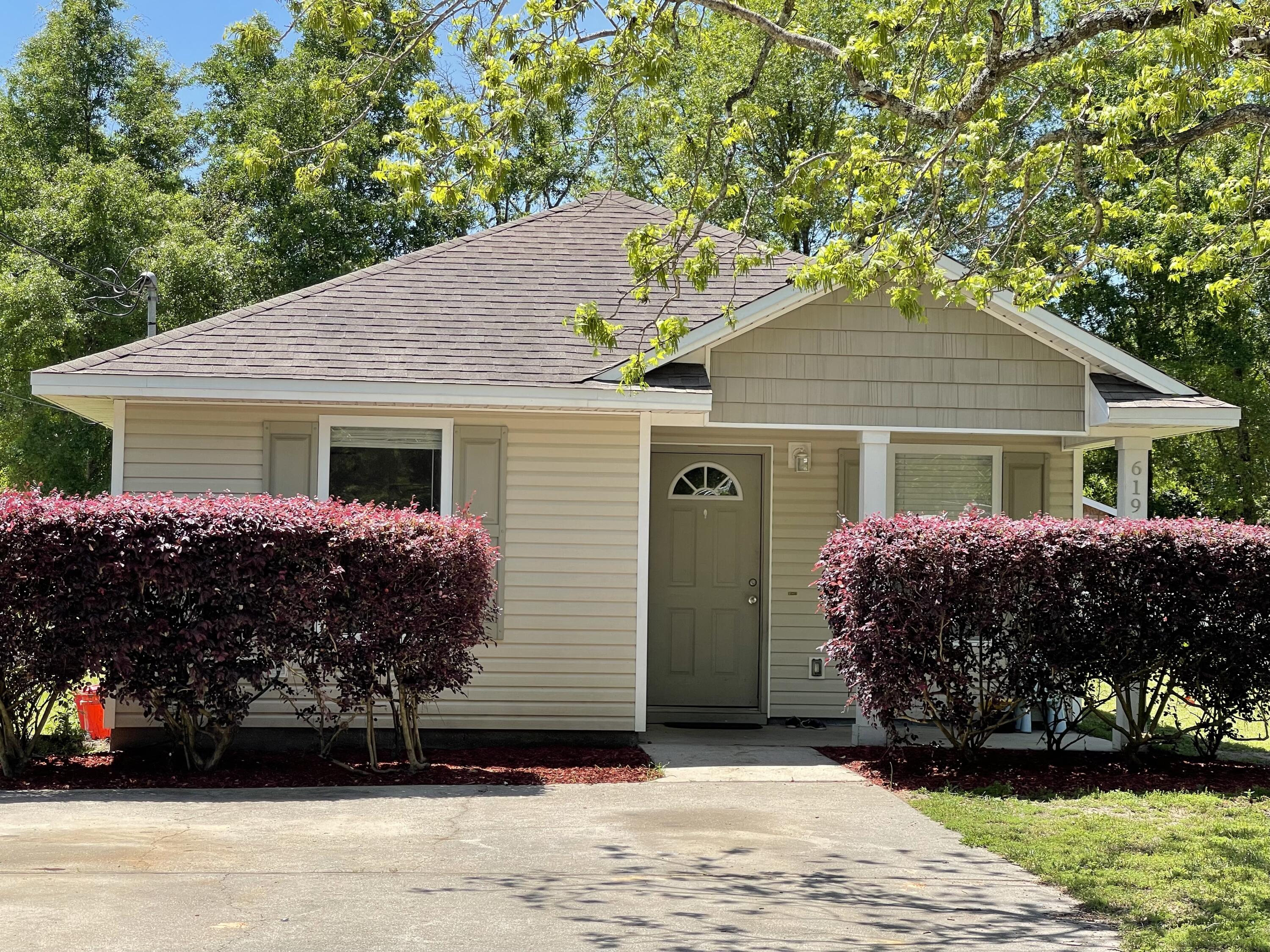 TOWN OF DEFUNIAK SPRINGS - Residential