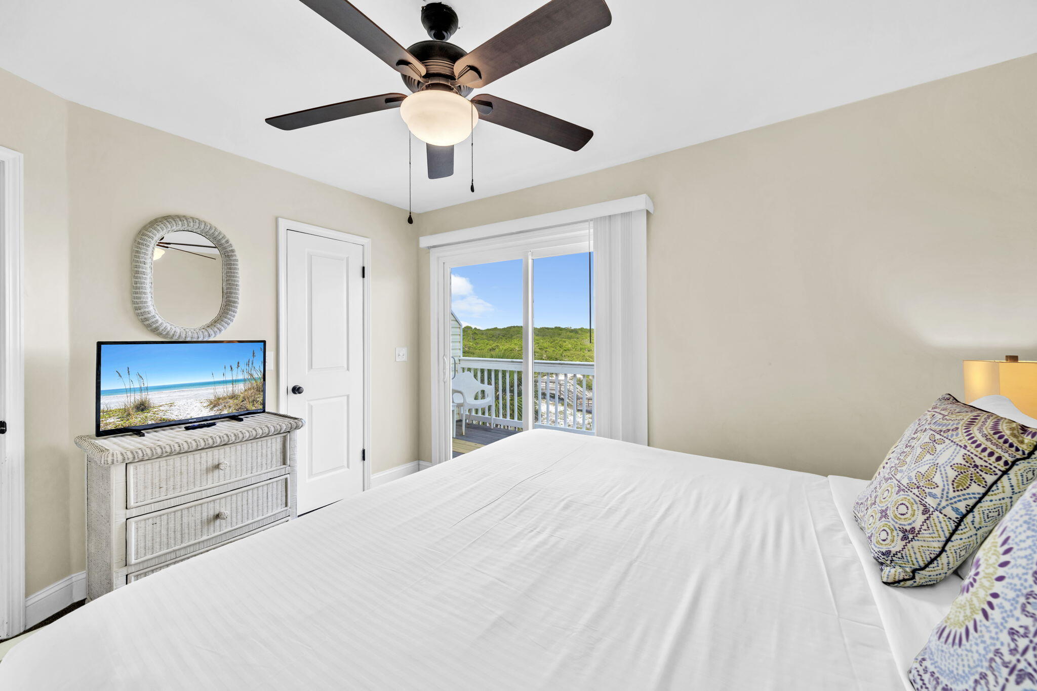 SHORELINE T/H - Residential