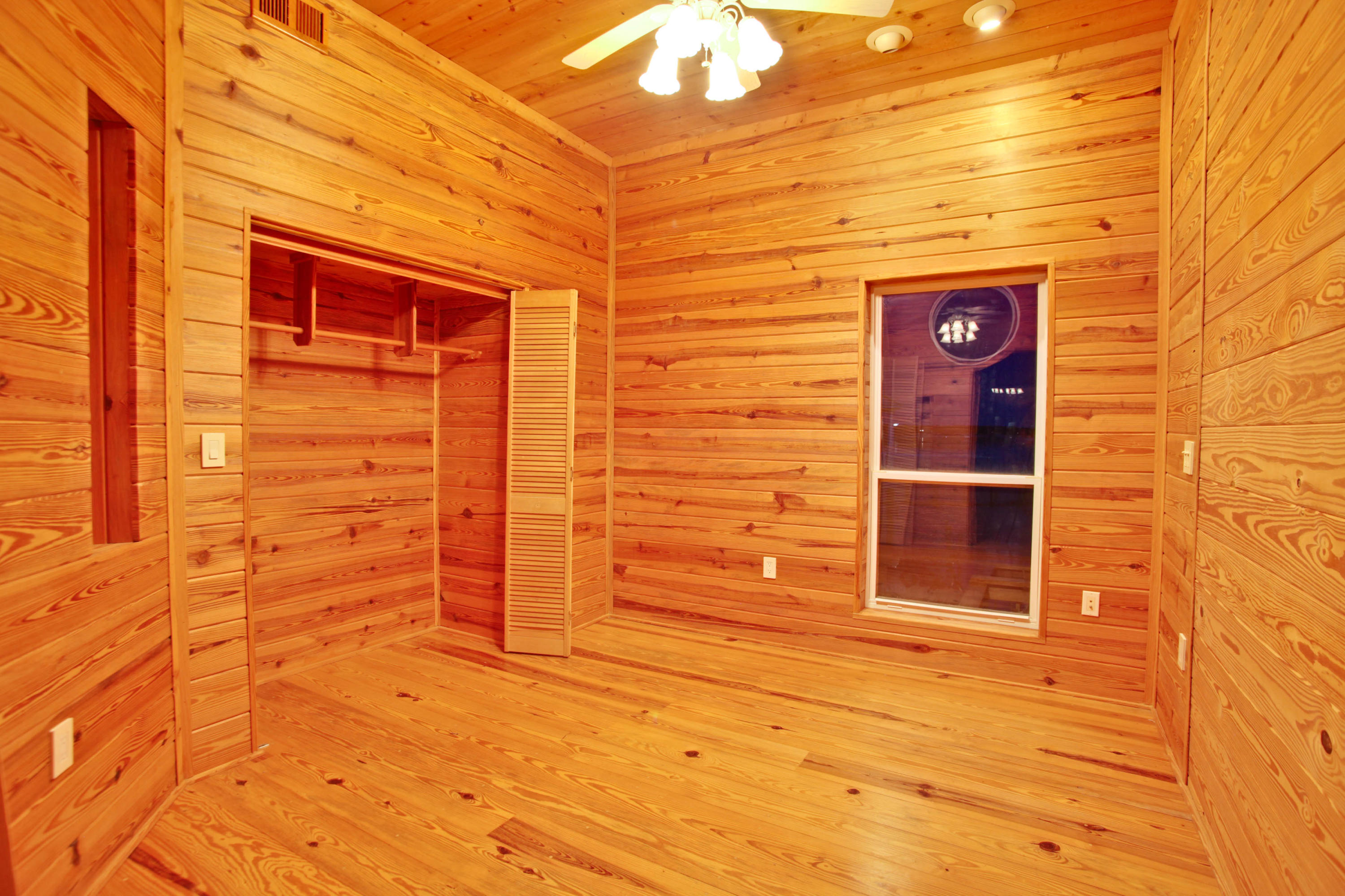 BISCAYNE POINTE - Residential