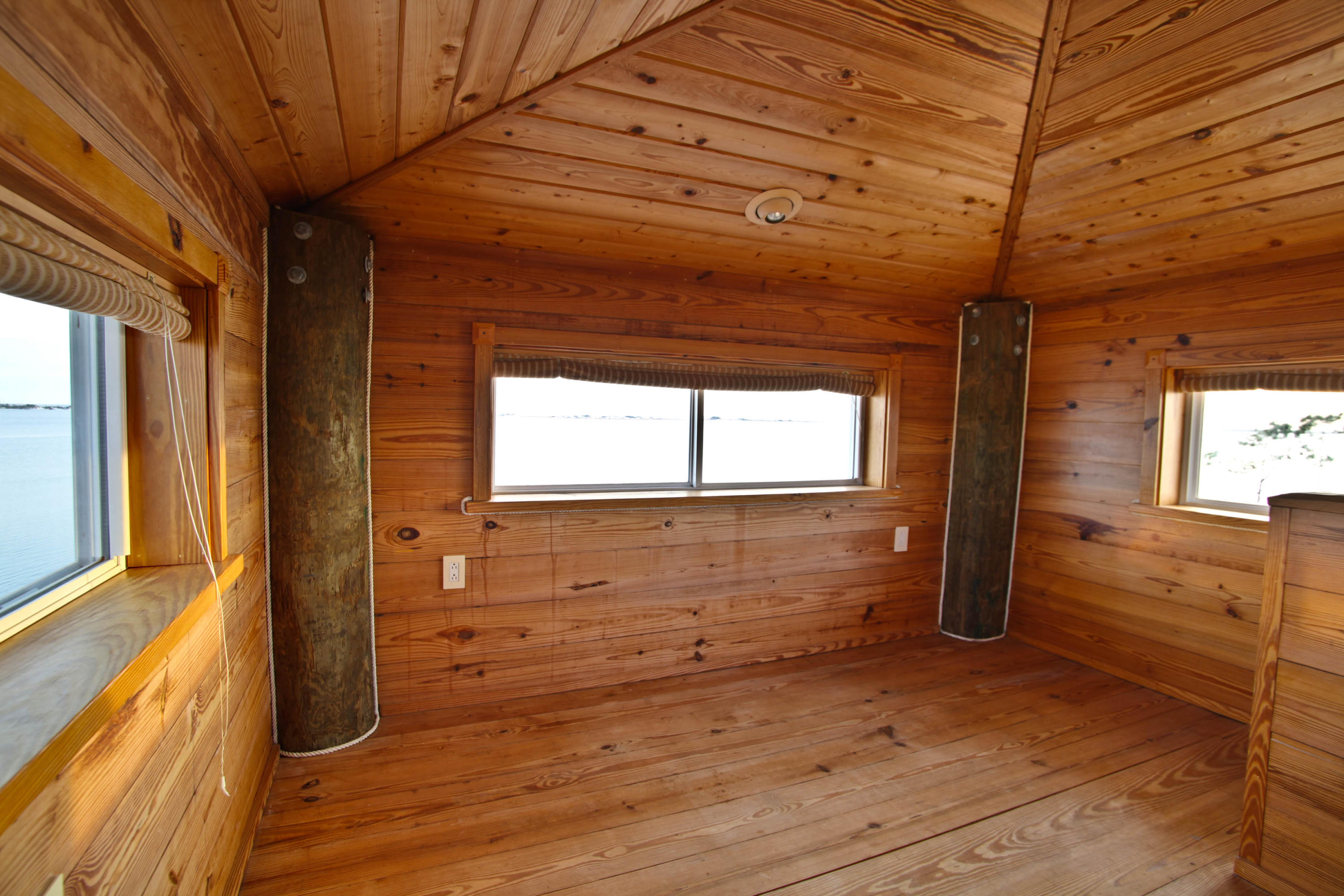 BISCAYNE POINTE - Residential