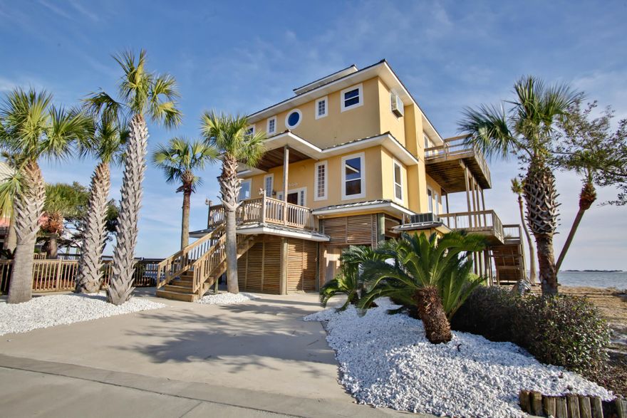 *BEST DEAL FOR A WATERFRONT HOME ON MARKET AND IS CORPORATE OWNED AND PRICED TO SELL FAST*CAN CLOSE ASAP*NO LOW OFFERS PRICE IS PRICE**BEST DEAL*HOME IN SAME NEIGHBORHOOD JUST CLOSED AT 725,000 AND WE HAVE BETTER LOT AND VIEW**POOL HOME WITH PRIVATE BEACH*HOME is built around 4 huge poles that are 60' long and 15' feet in the ground. Home is well built, interior 2X6 yellow pine and roof is stick constructed with 2X12's.