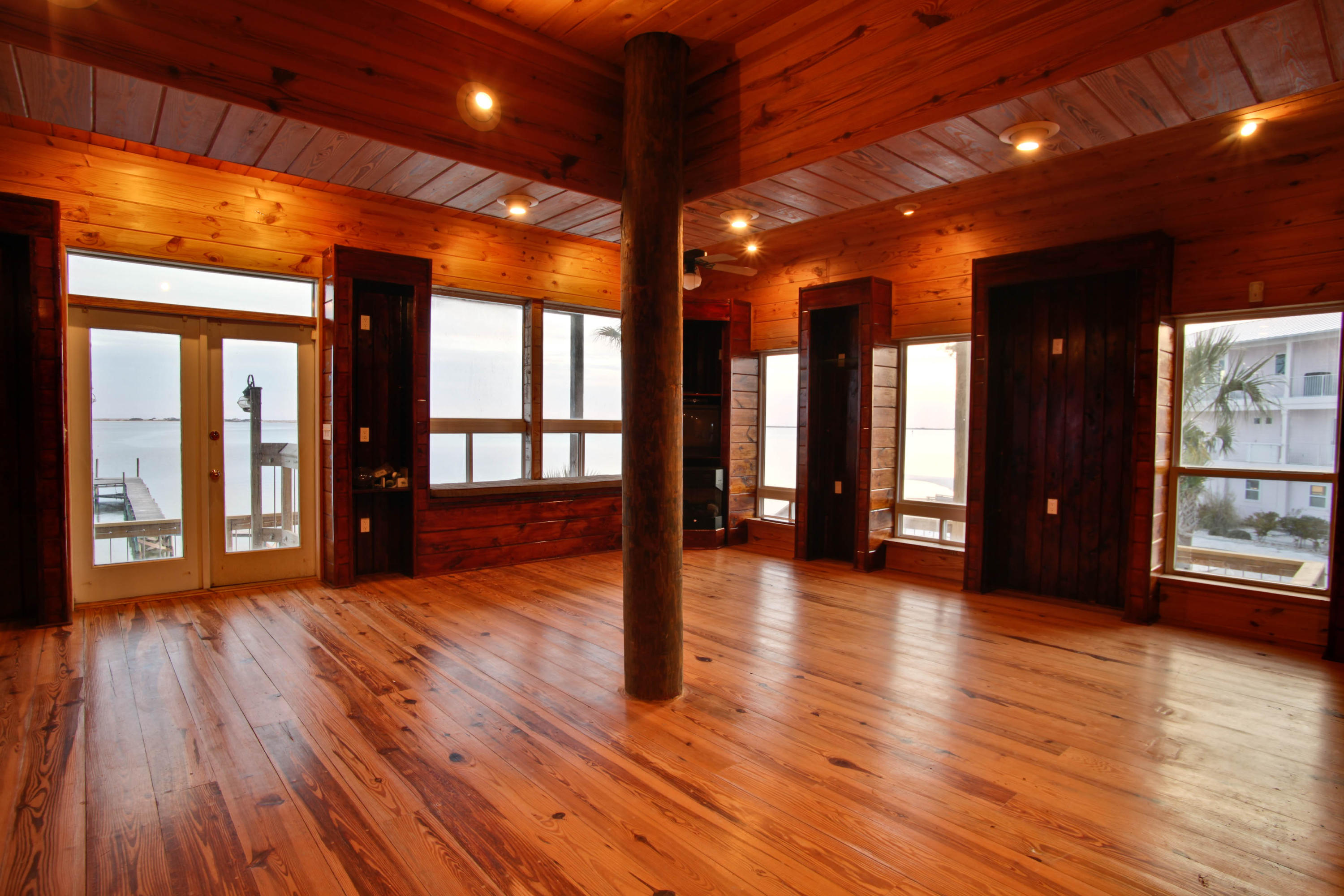 BISCAYNE POINTE - Residential