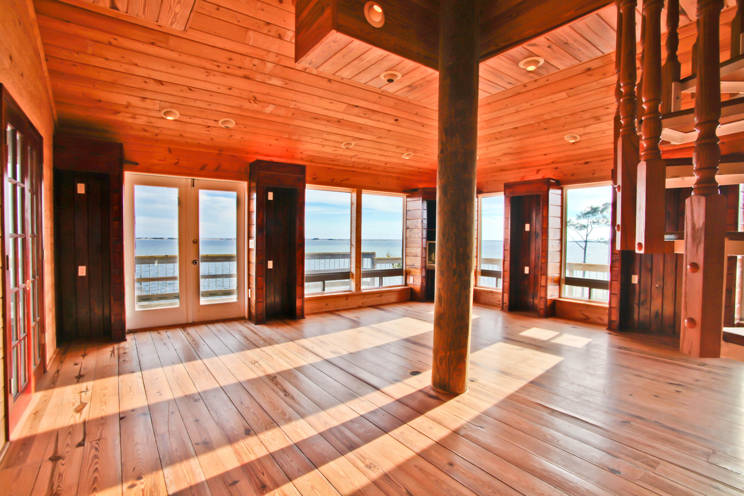 BISCAYNE POINTE - Residential