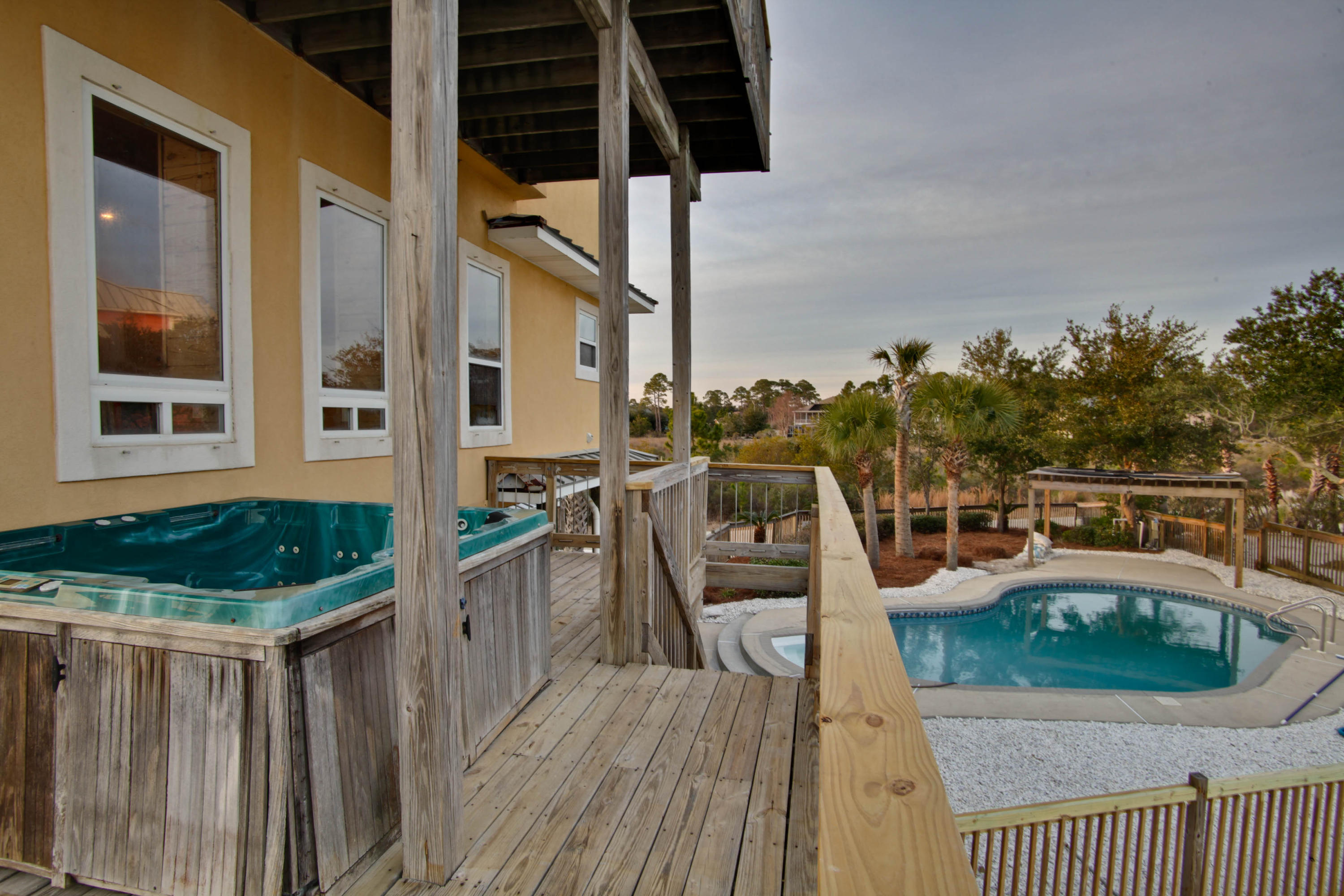 BISCAYNE POINTE - Residential