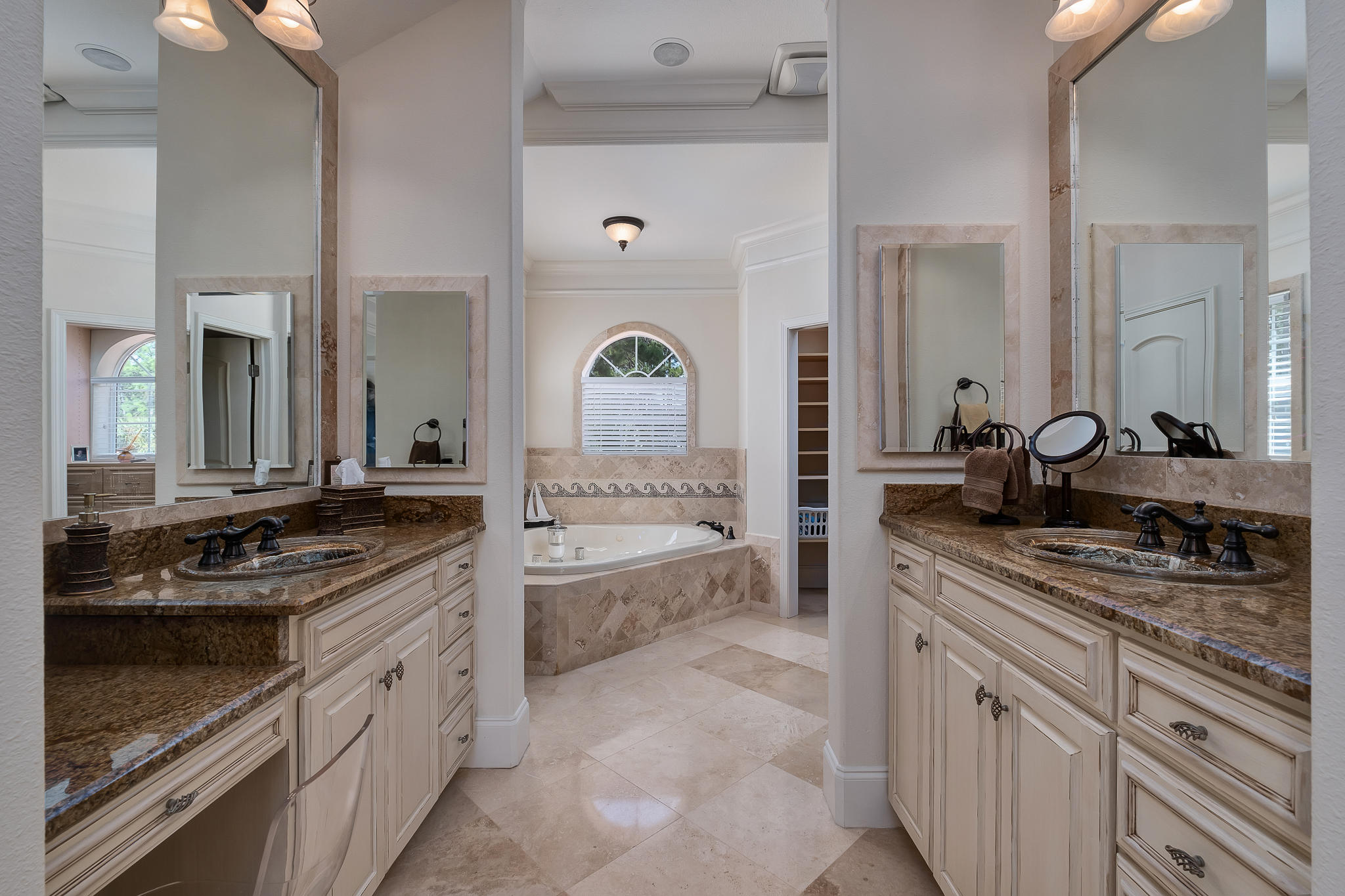 HOLIDAY SHORES ESTATES - Residential