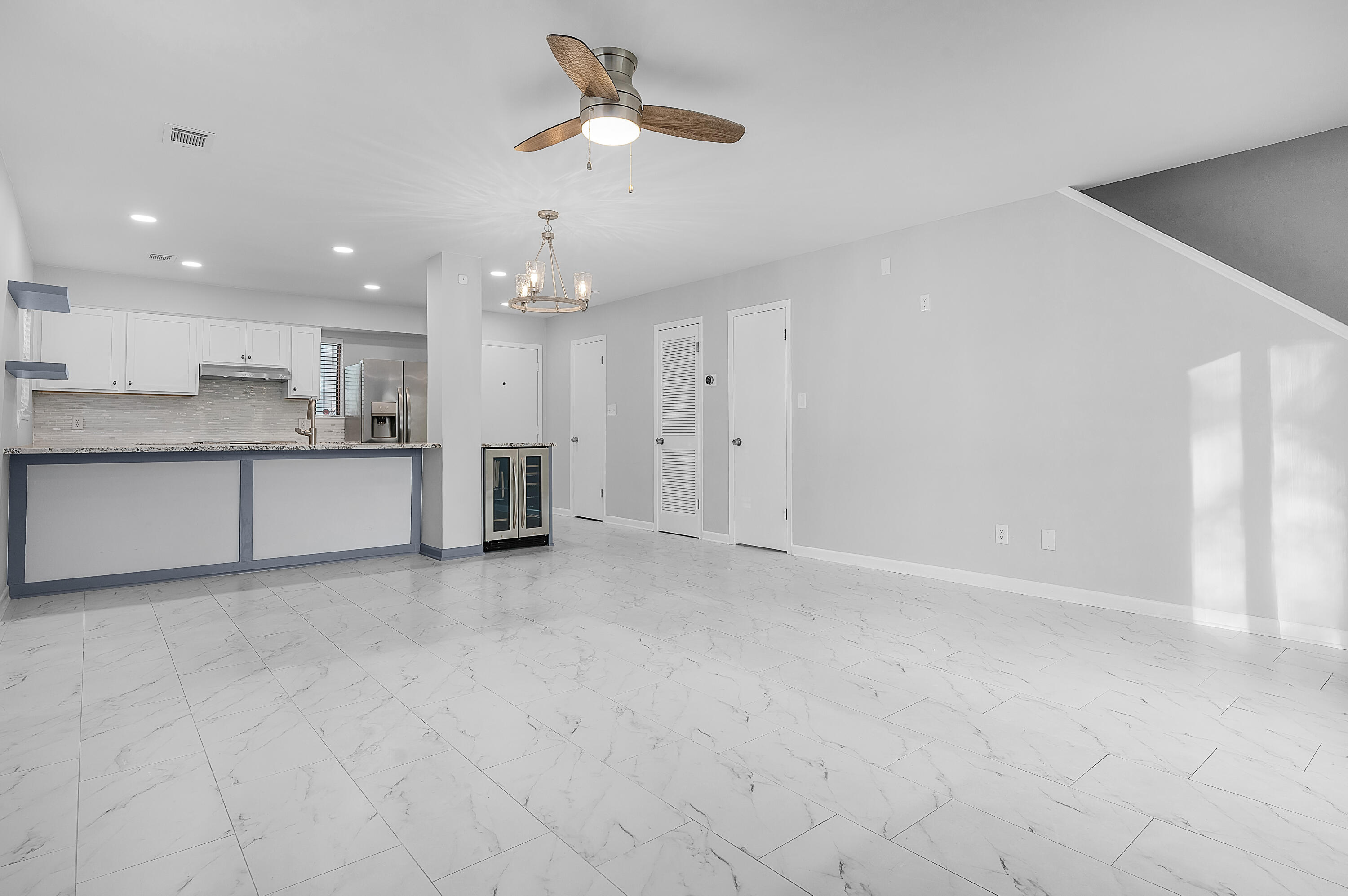 LA MAR WEST T/H PH 2 - Residential