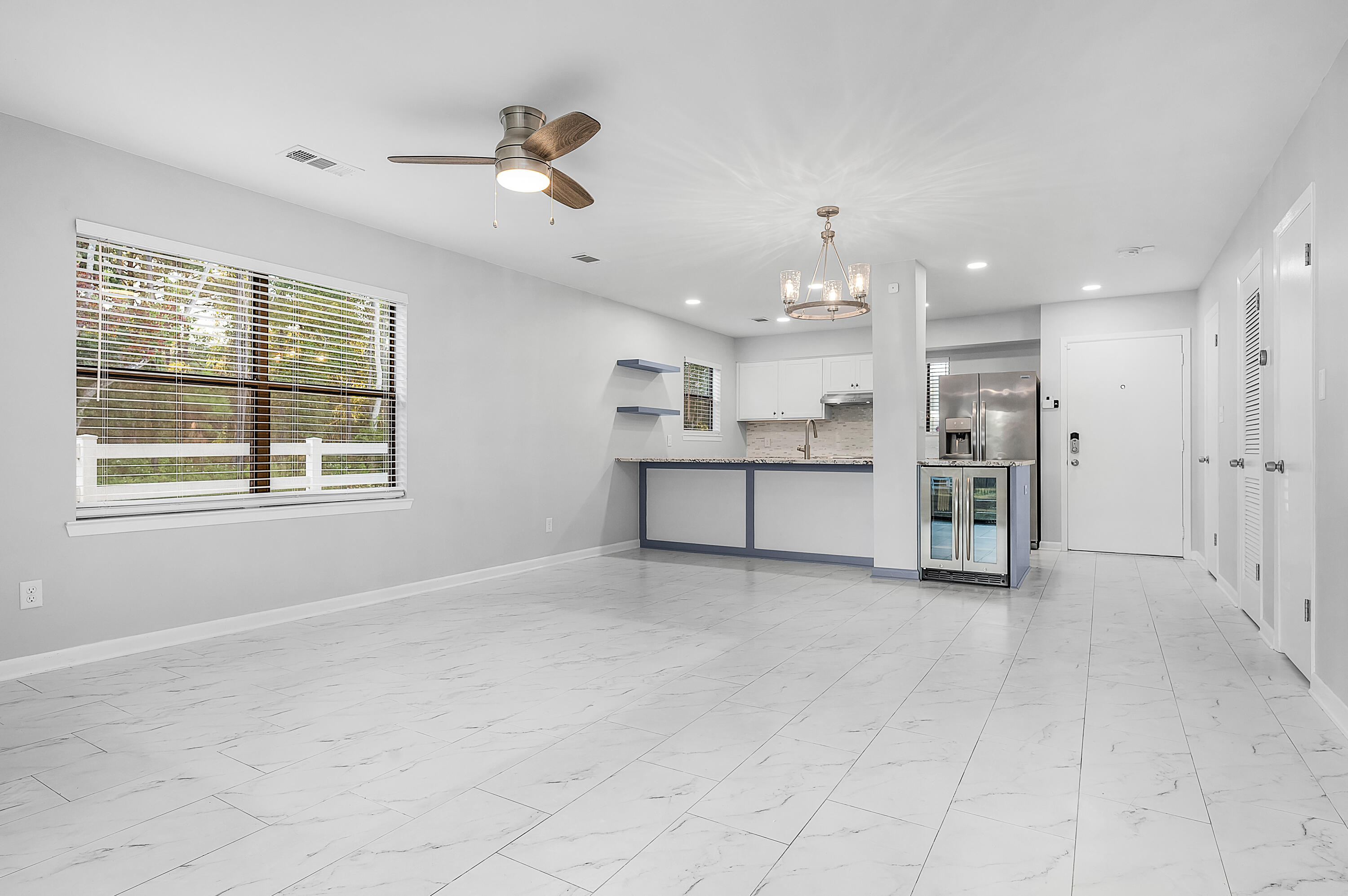 LA MAR WEST T/H PH 2 - Residential