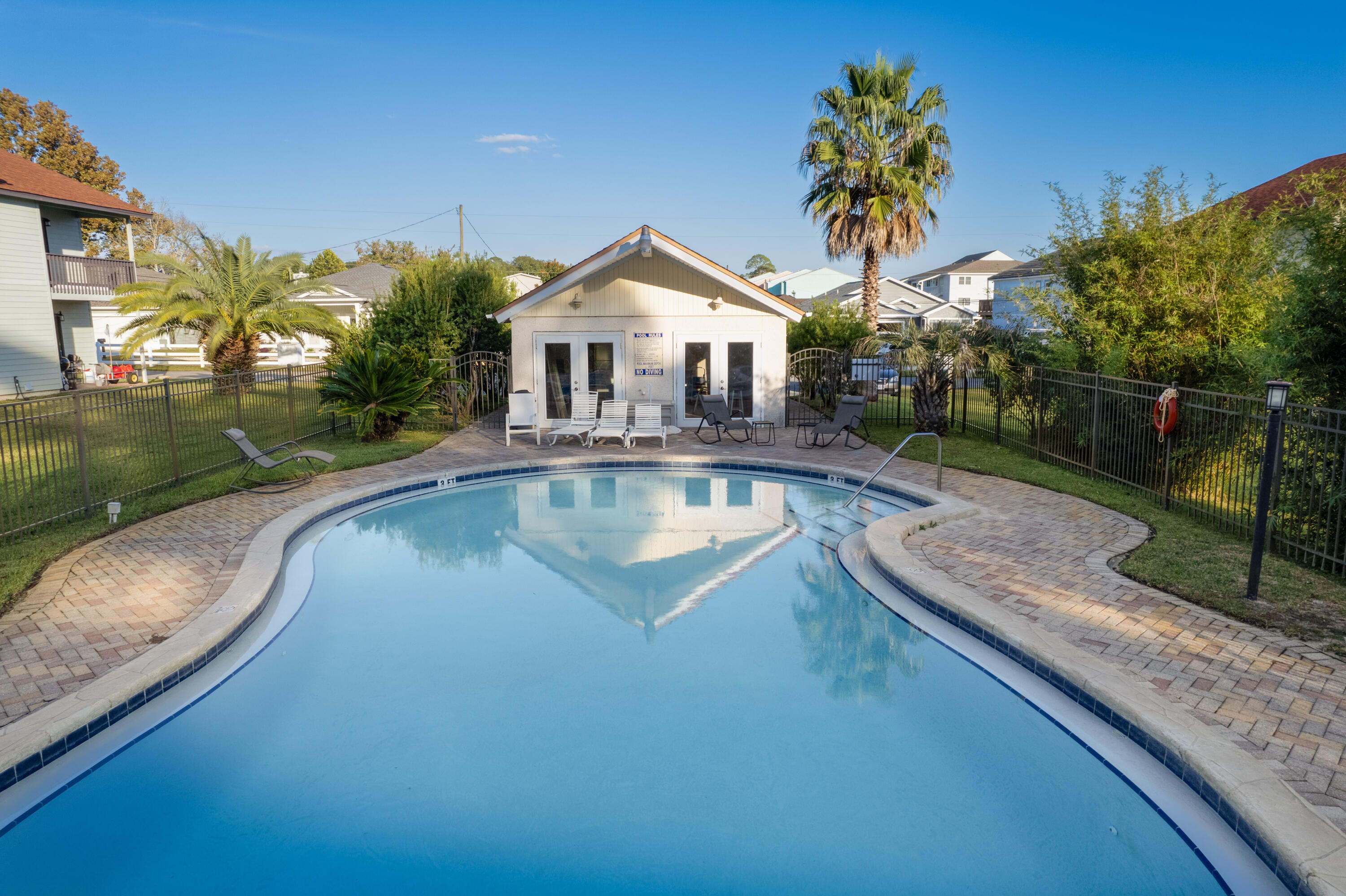 LA MAR WEST T/H PH 2 - Residential