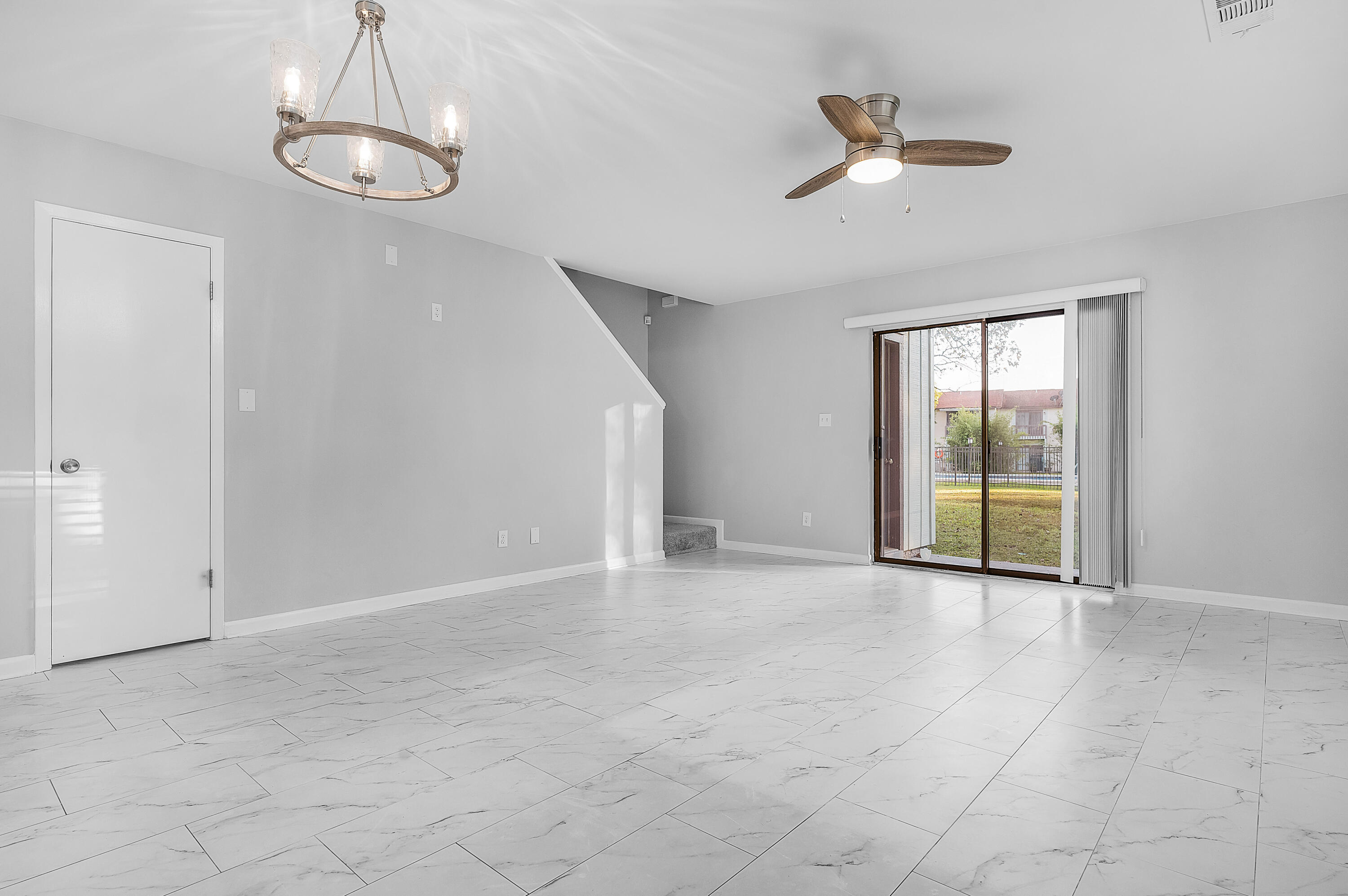 LA MAR WEST T/H PH 2 - Residential