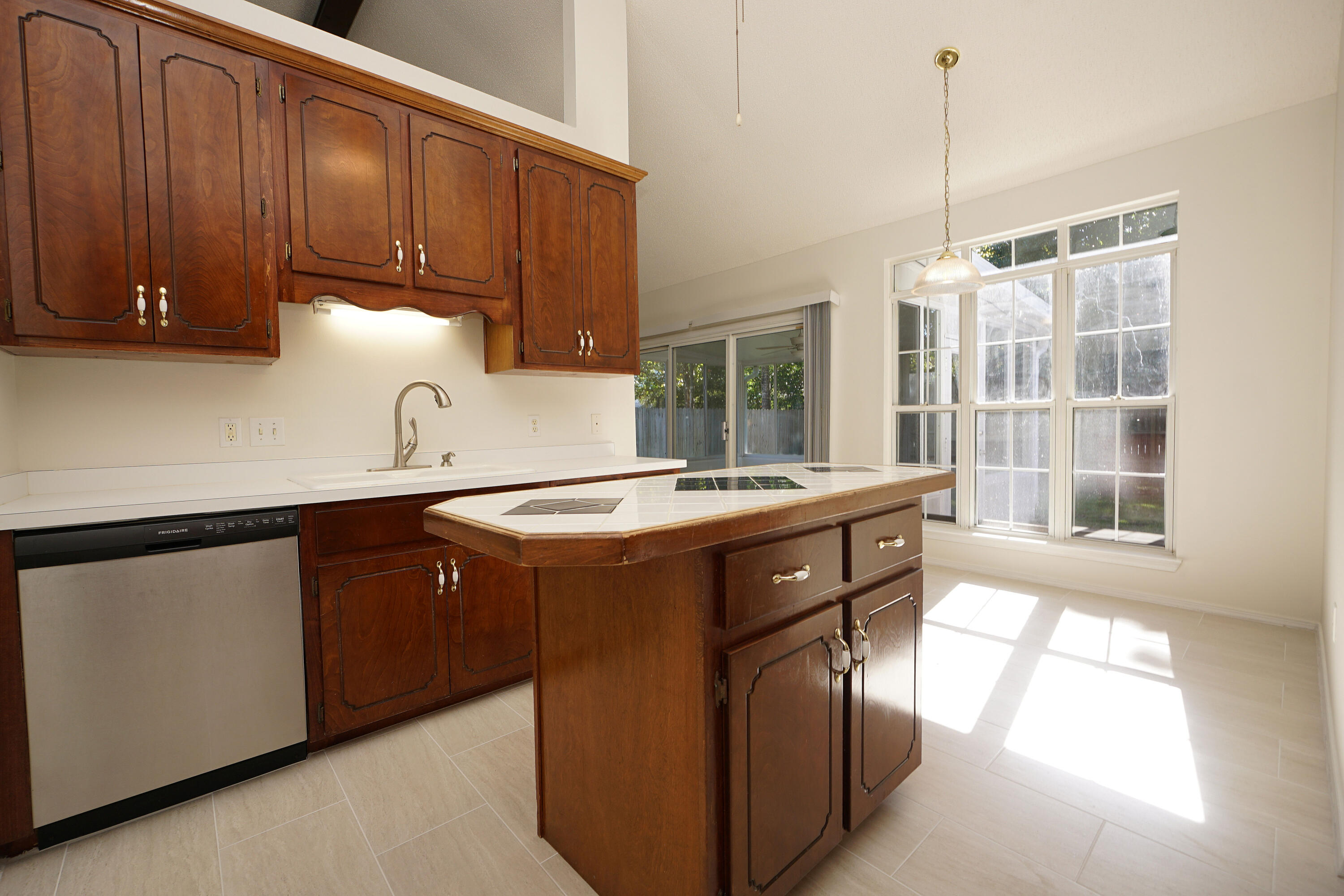 PARKWOOD SQUARE PH 2 - Residential