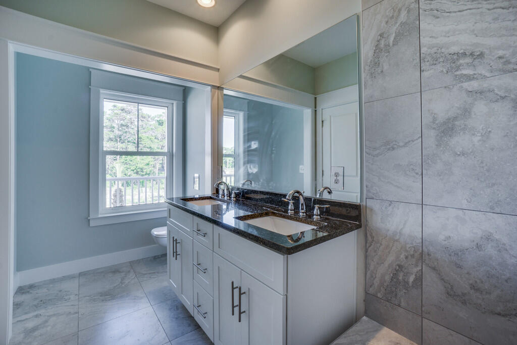 Lagoon Manor - Residential