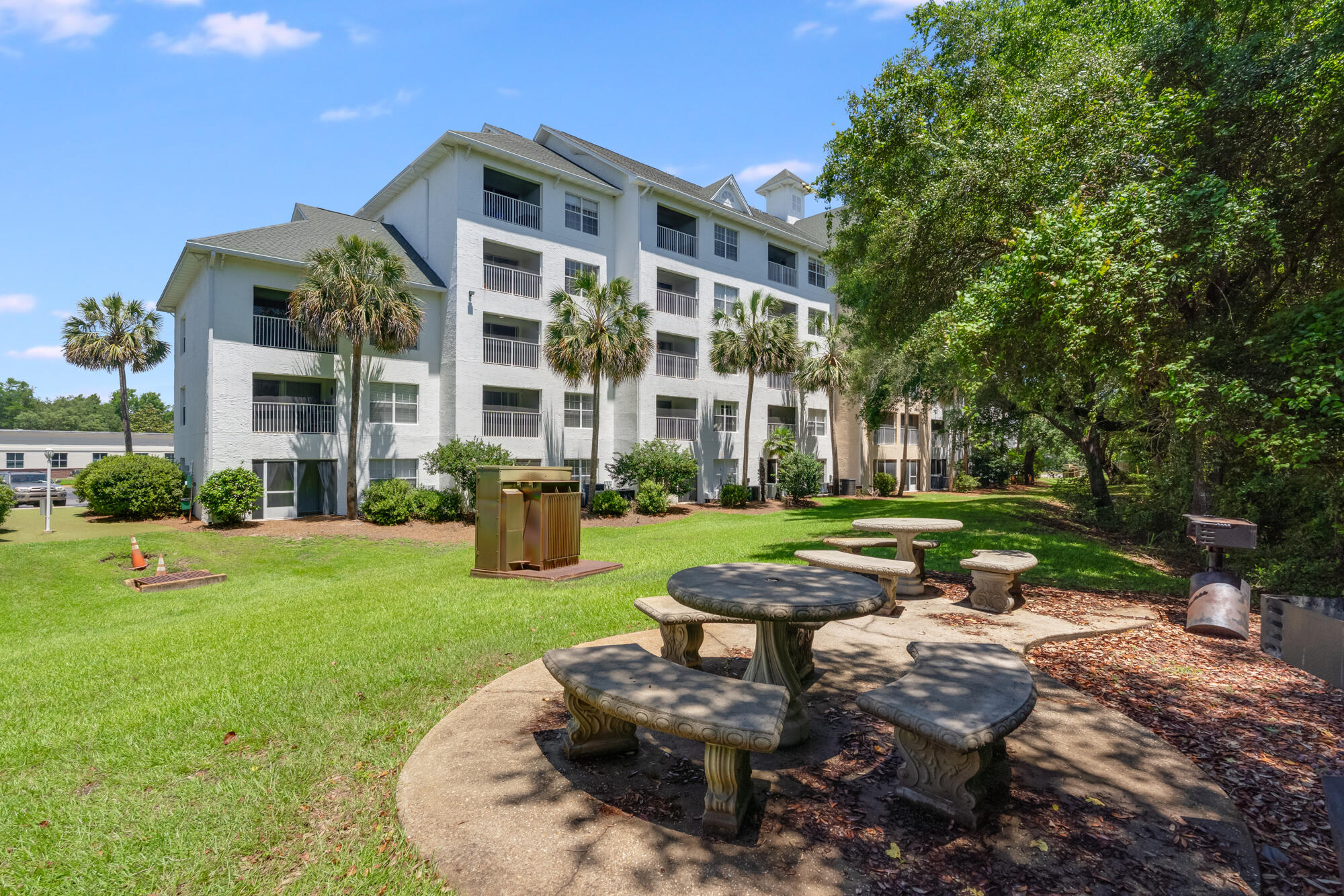 THE FLORIDA CLUB - Residential